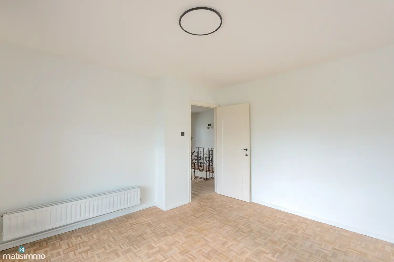VOLLEDIG GERENOVEERDE EN ENERGIEZUINIGE WONING MET DUBBELE GARAGE EN OPSLAGRUIMTE IN HERDEREN foto 16