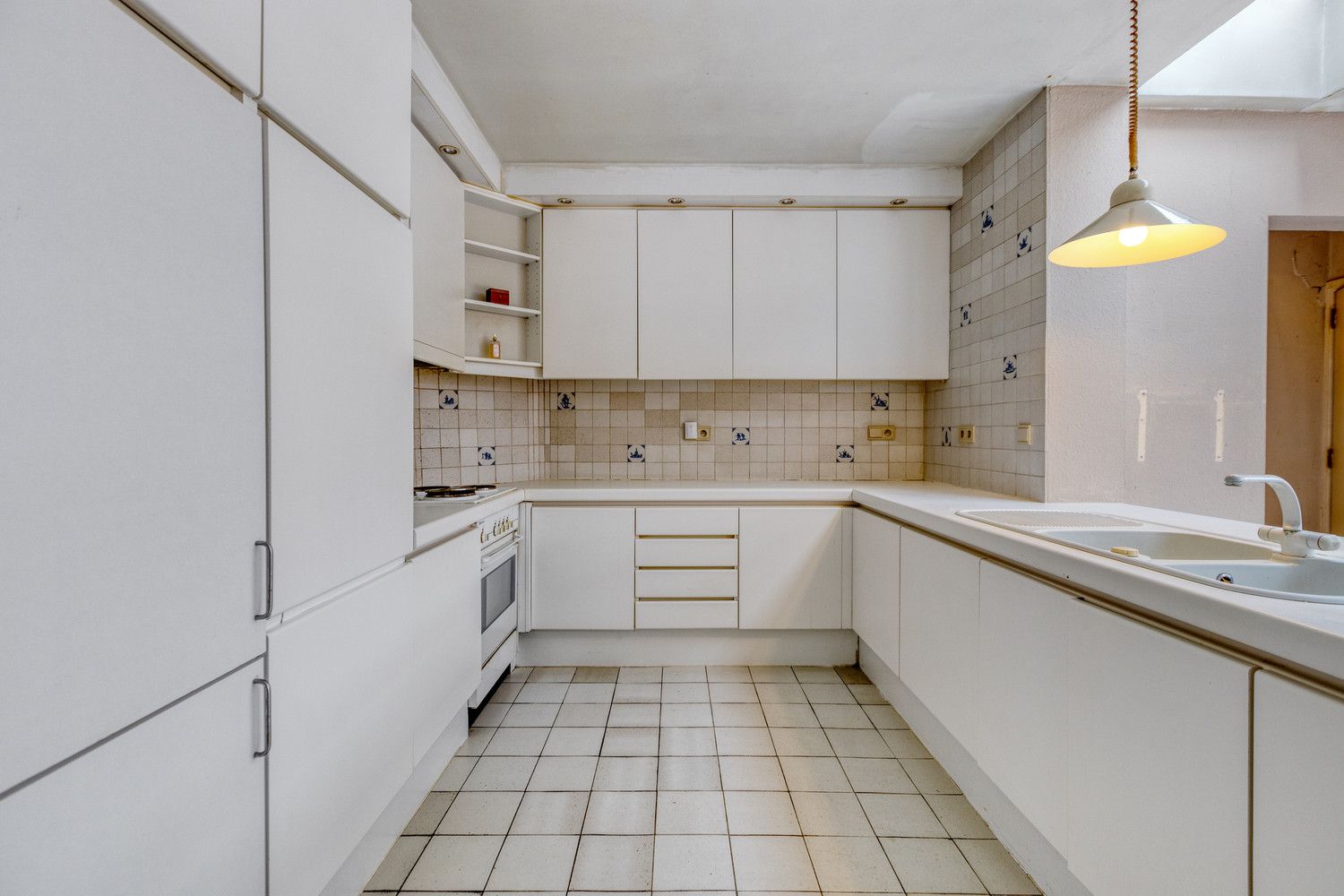 ZEER CHARMANTE WONING MET 4 SLAAPKAMERS, TUIN EN GARAGE TE DIEST! foto 10