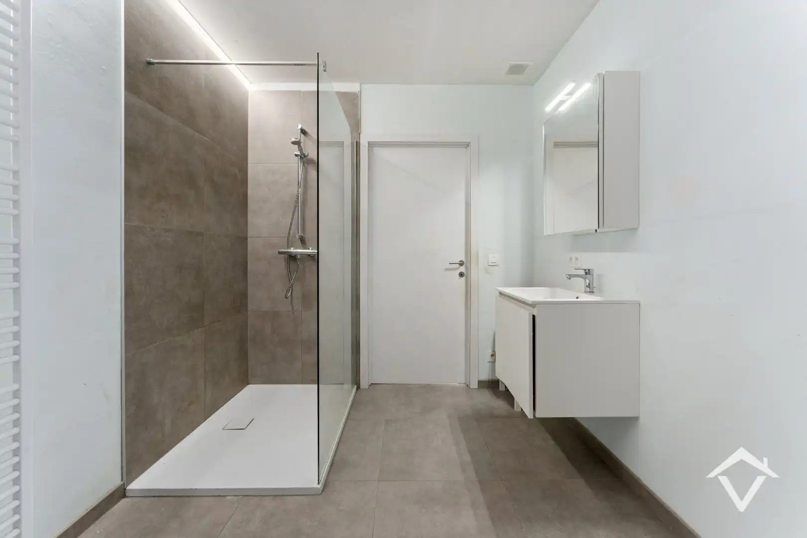 Appartement met autostandplaats te Leke foto 17