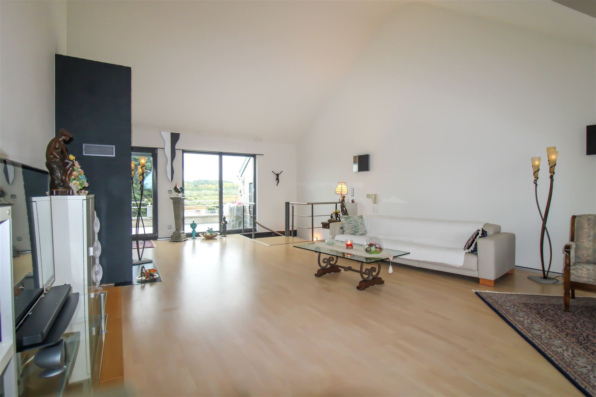 Grotestraat 332/2 – genieten van comfort, sauna, ruime inpandige garage, prachtig aangelegde tuin en een uniek uitzicht over de Maas! foto 12