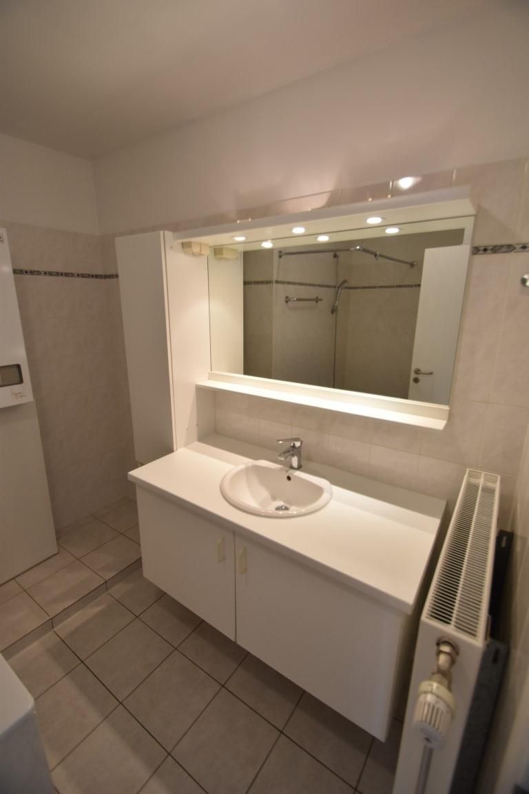 Vernieuwd gelijkvloers appartement met 2 slaapkamers foto 9