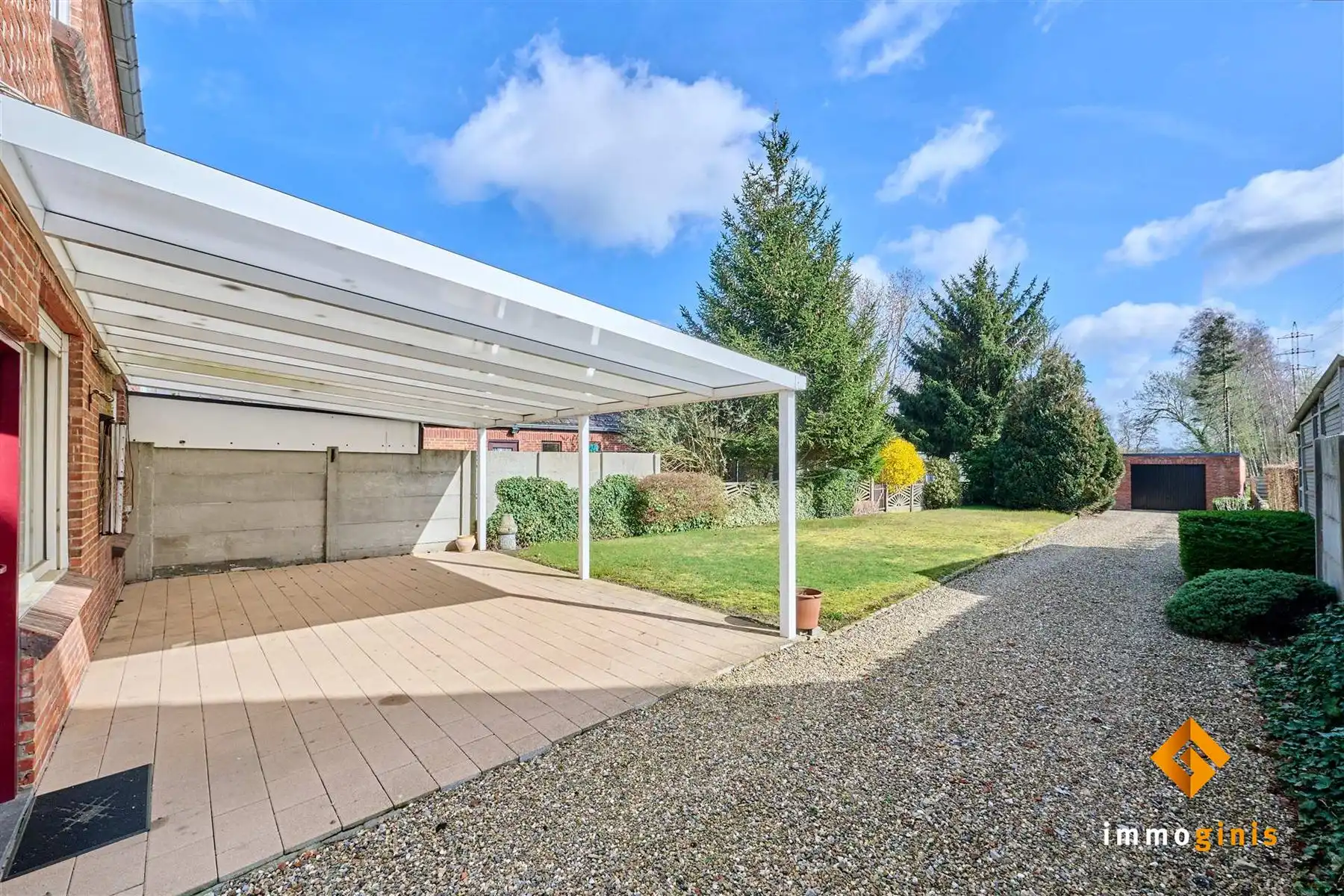 Verrassend ruime, te renoveren woning met 3 slaapkamers en uitbreidingsmogelijkheden op zolder! foto 19