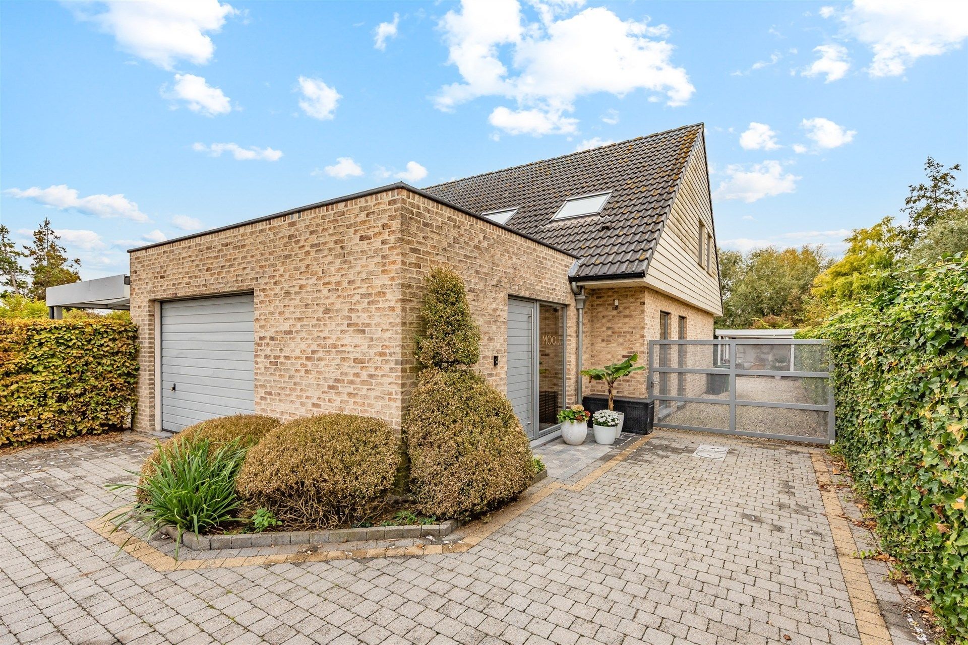 Super gezellige en instapklare woning met mooie tuin in Wichelen foto 3