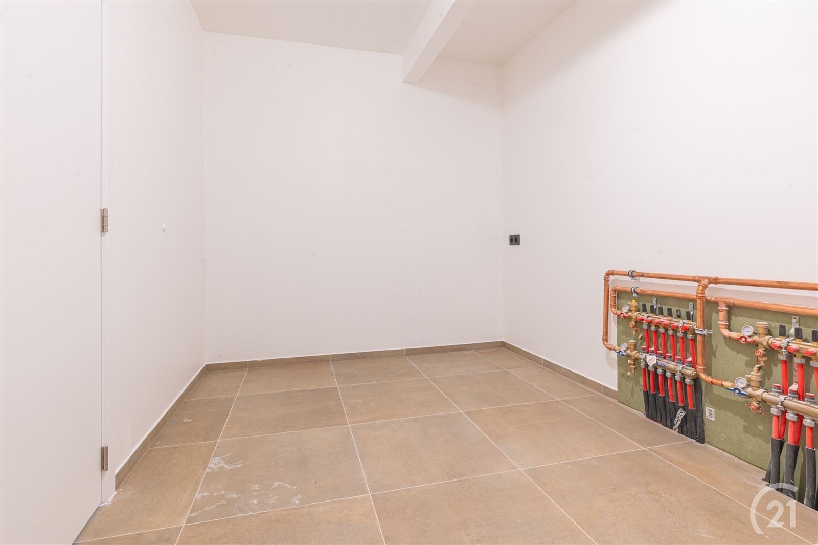 Magnifiek gerenoveerde woning met bijgebouw en parkeergelegenheid foto 29