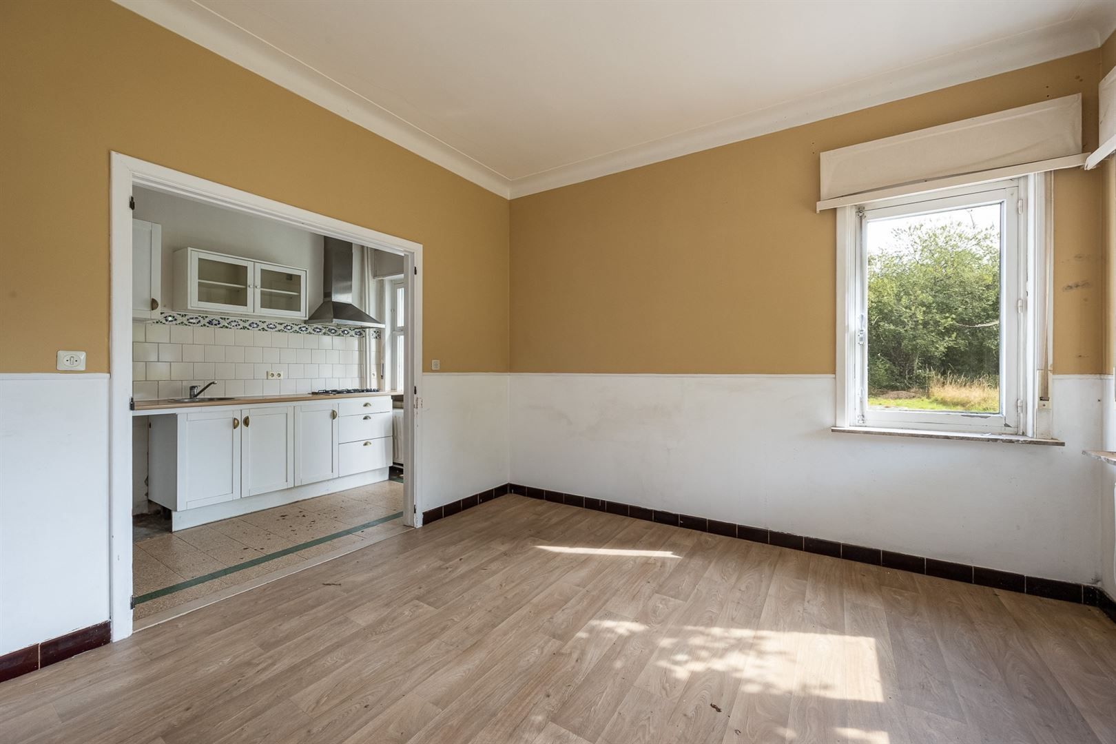 Halfopen woning in kindvriendelijke straat foto 6