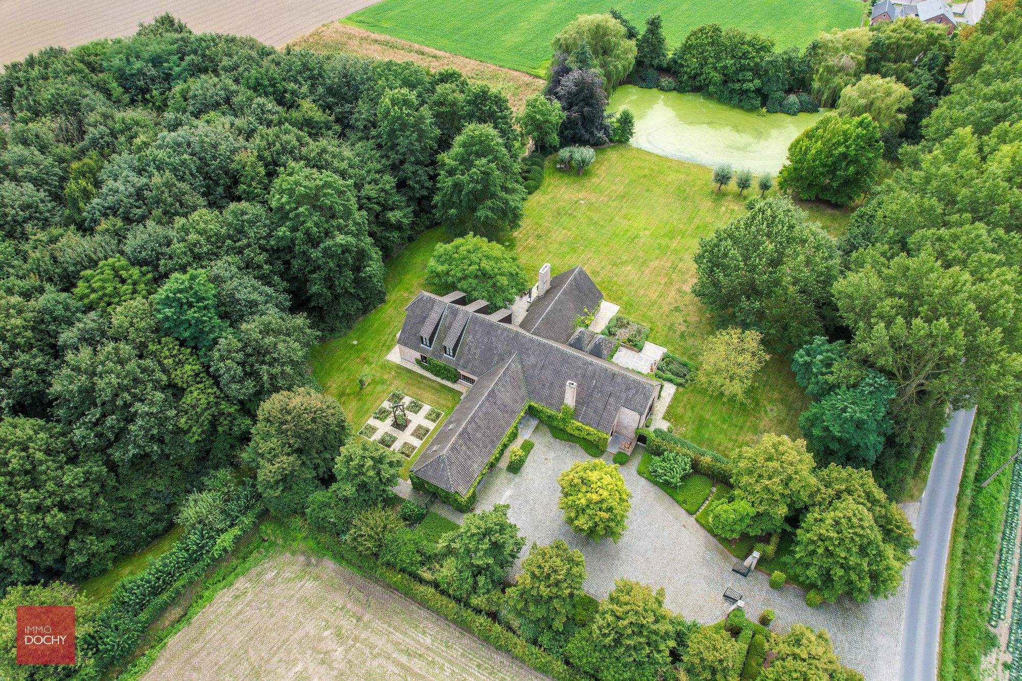 Ruim landhuis in prachtig domein van ca. 2ha foto 14