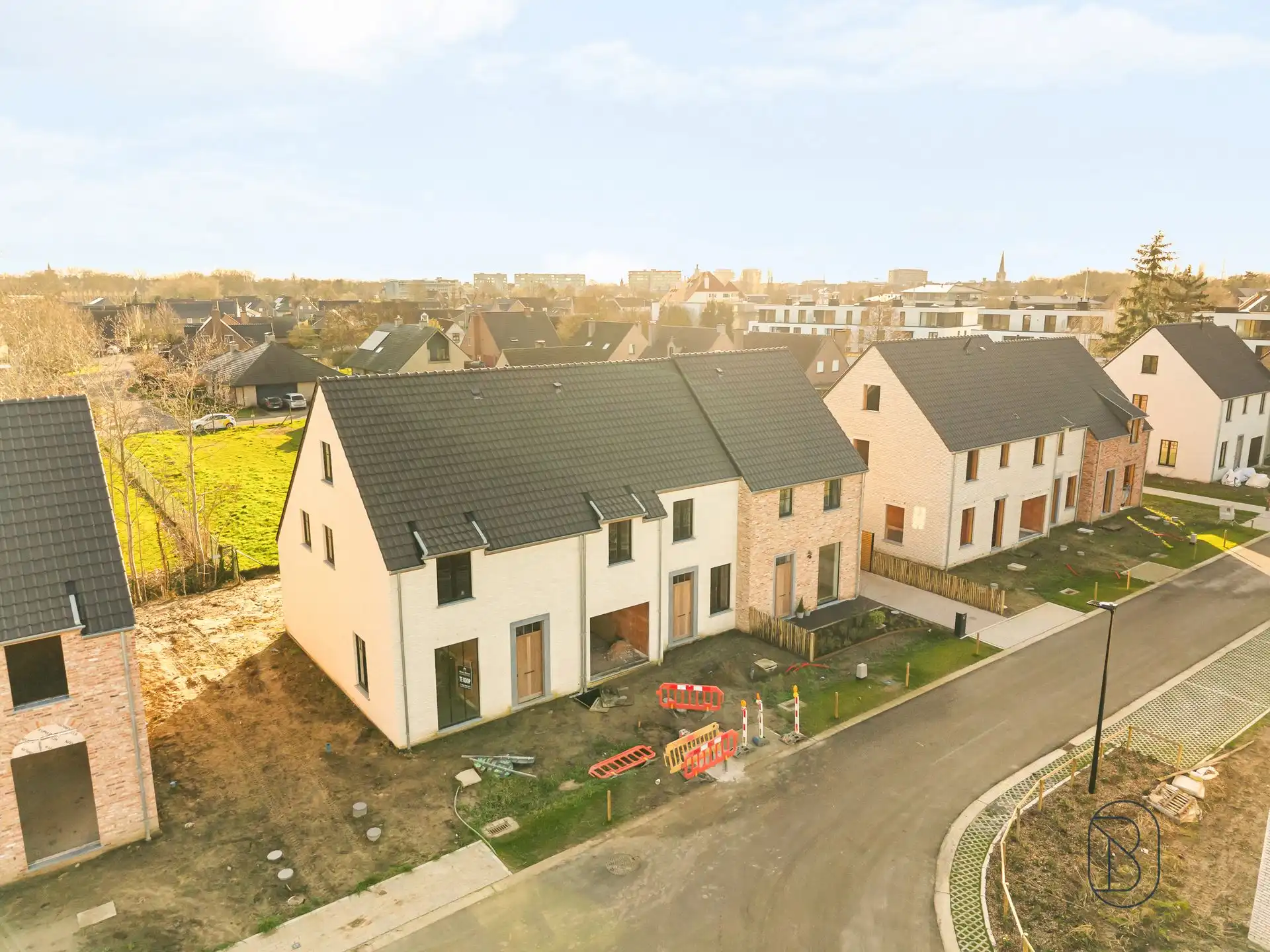 Moderne en landelijke nieuwbouwwoning nabij centrum Waregem! foto 3