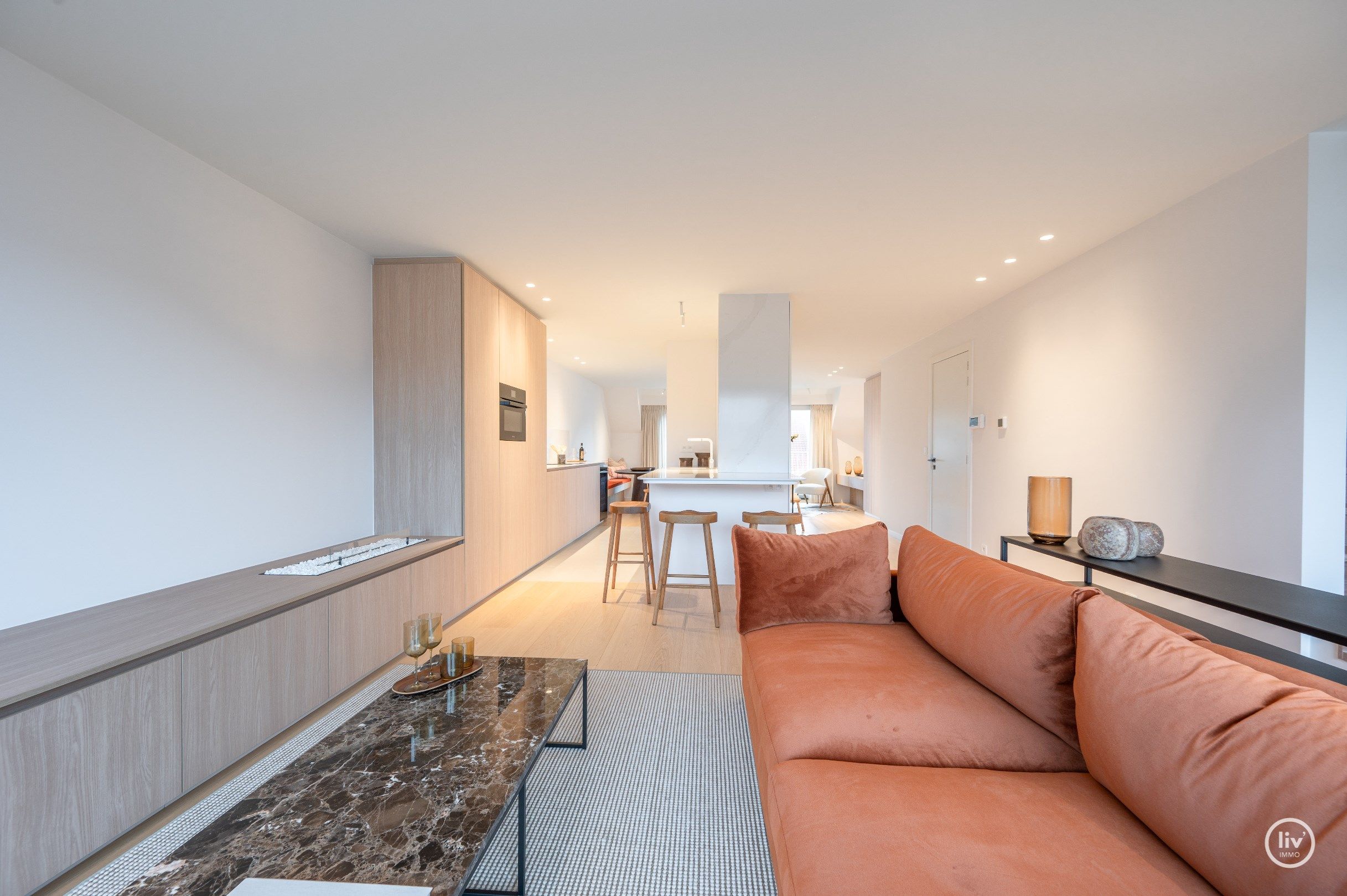 Luxueus gerenoveerd en uitstekend gelegen duplex met prachtige zonneterrassen, gelegen op een steenworp van het strand en het centrum van Knokke Zoute. foto 14