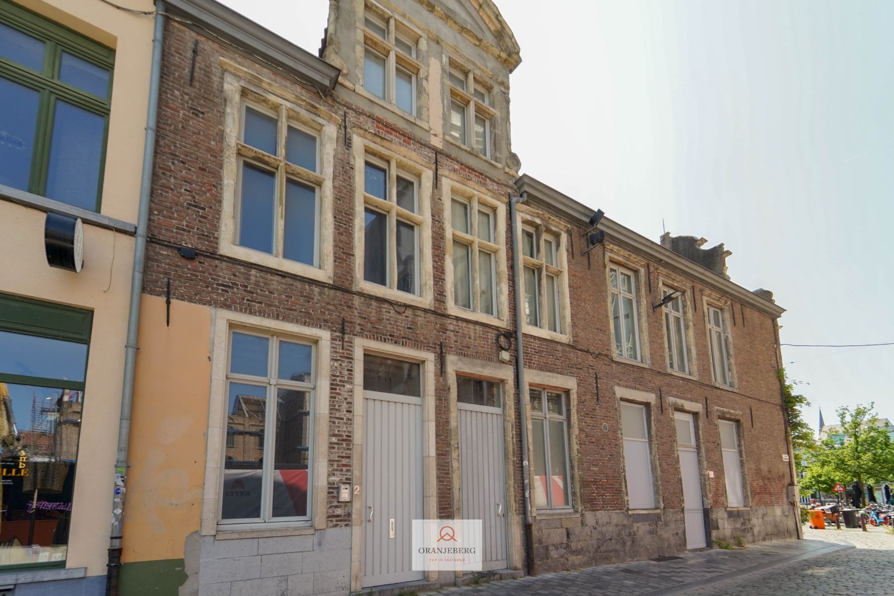Handelspand in historisch gebouw aan de Vrijdagmarkt foto 17