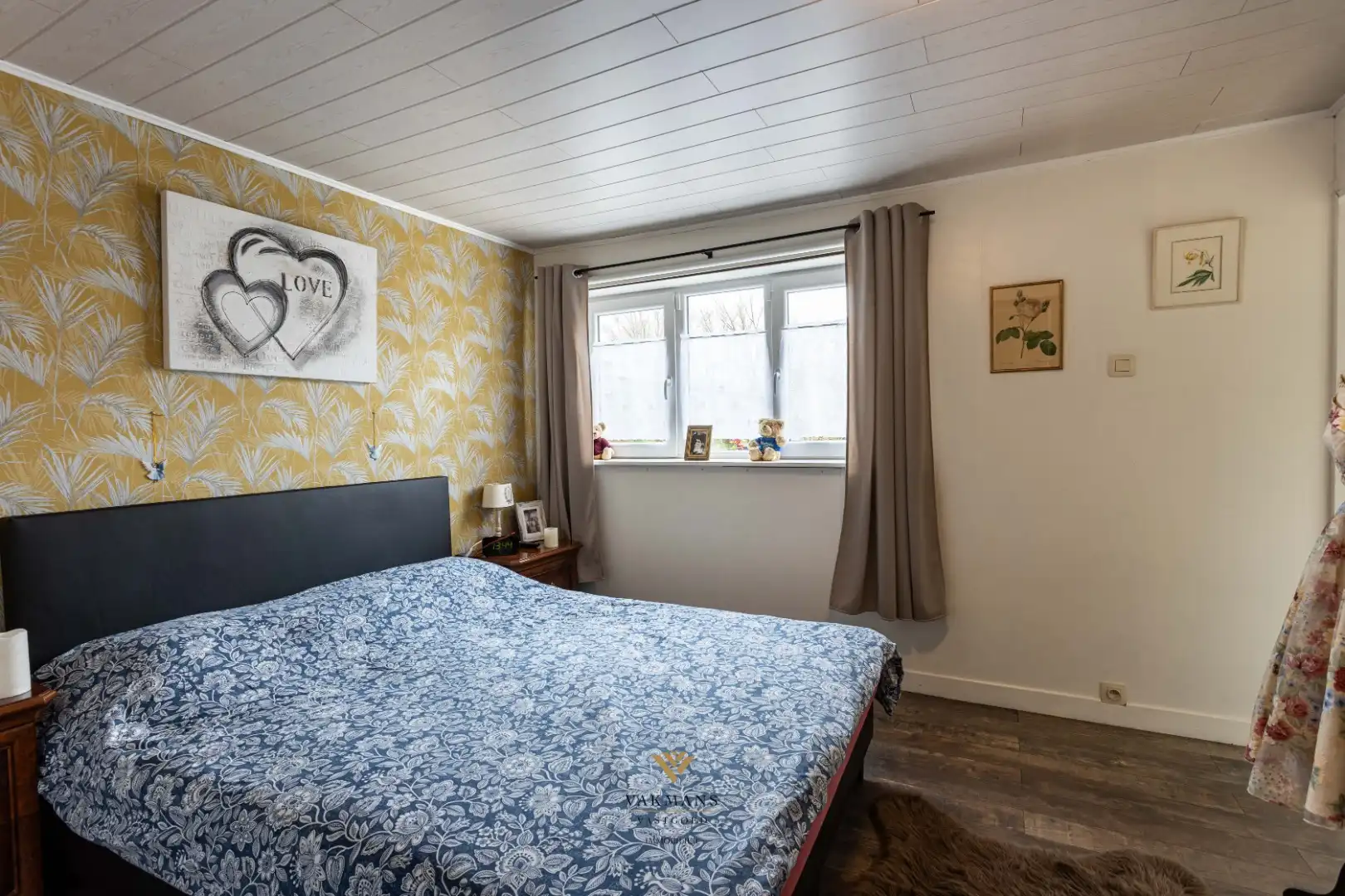 Ruime alleenstaande woning met garage in heuvelachtige omgeving foto 29