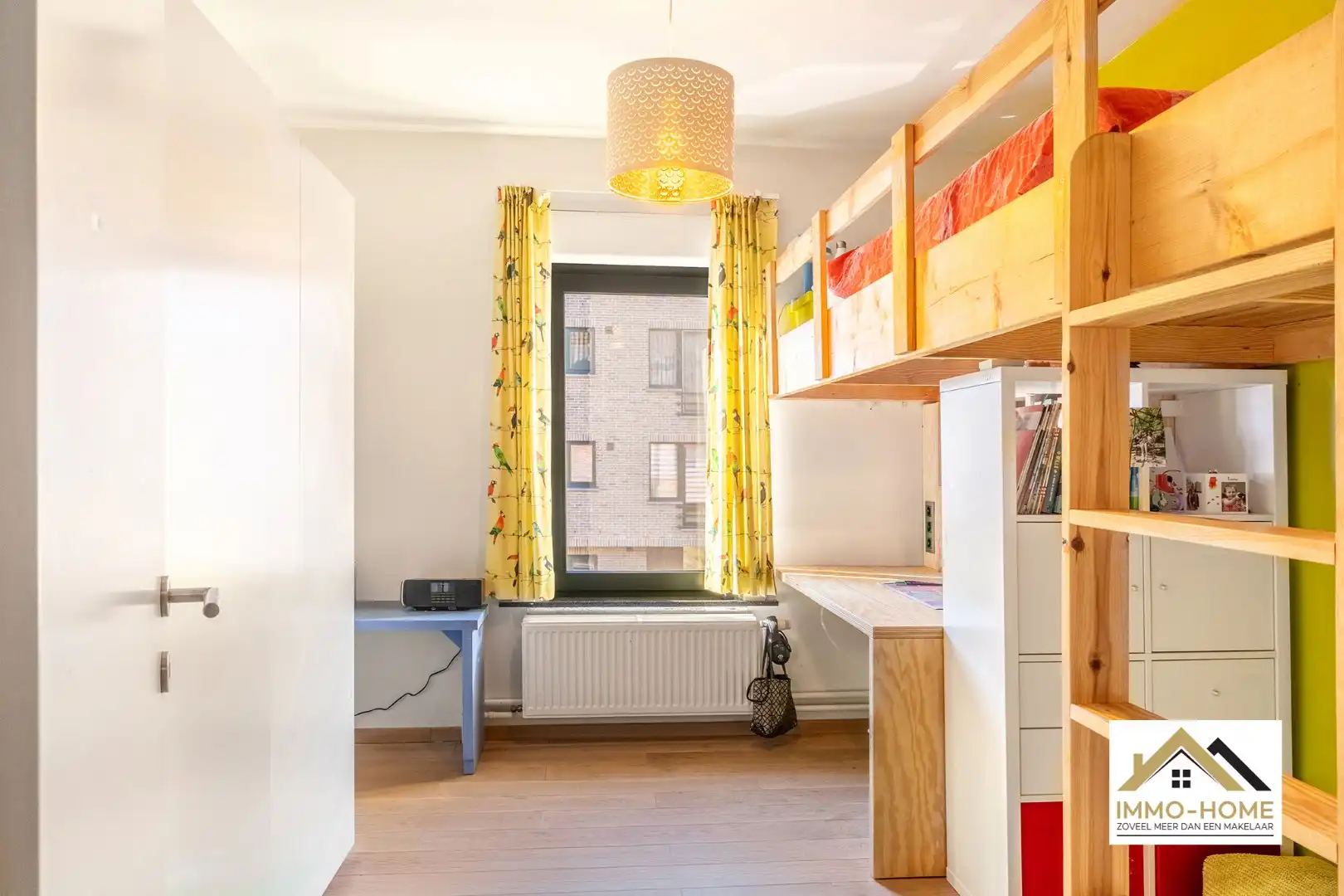 Héél erg ruime gerenoveerde woning met garage nabij centrum Lokeren! foto 24