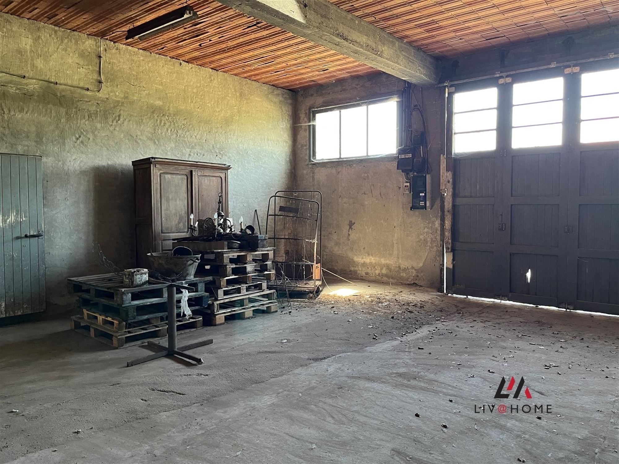 woning met 2,8 ha grond foto 13