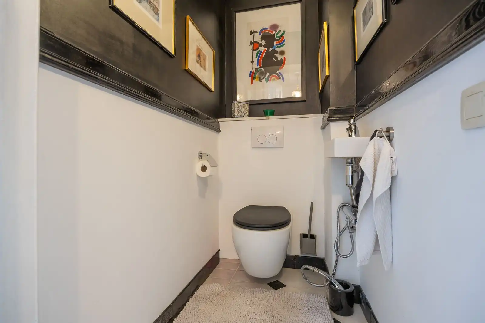 Ruim en volledig gerenoveerd appartement mt 2 slpk op toplocatie. foto 13