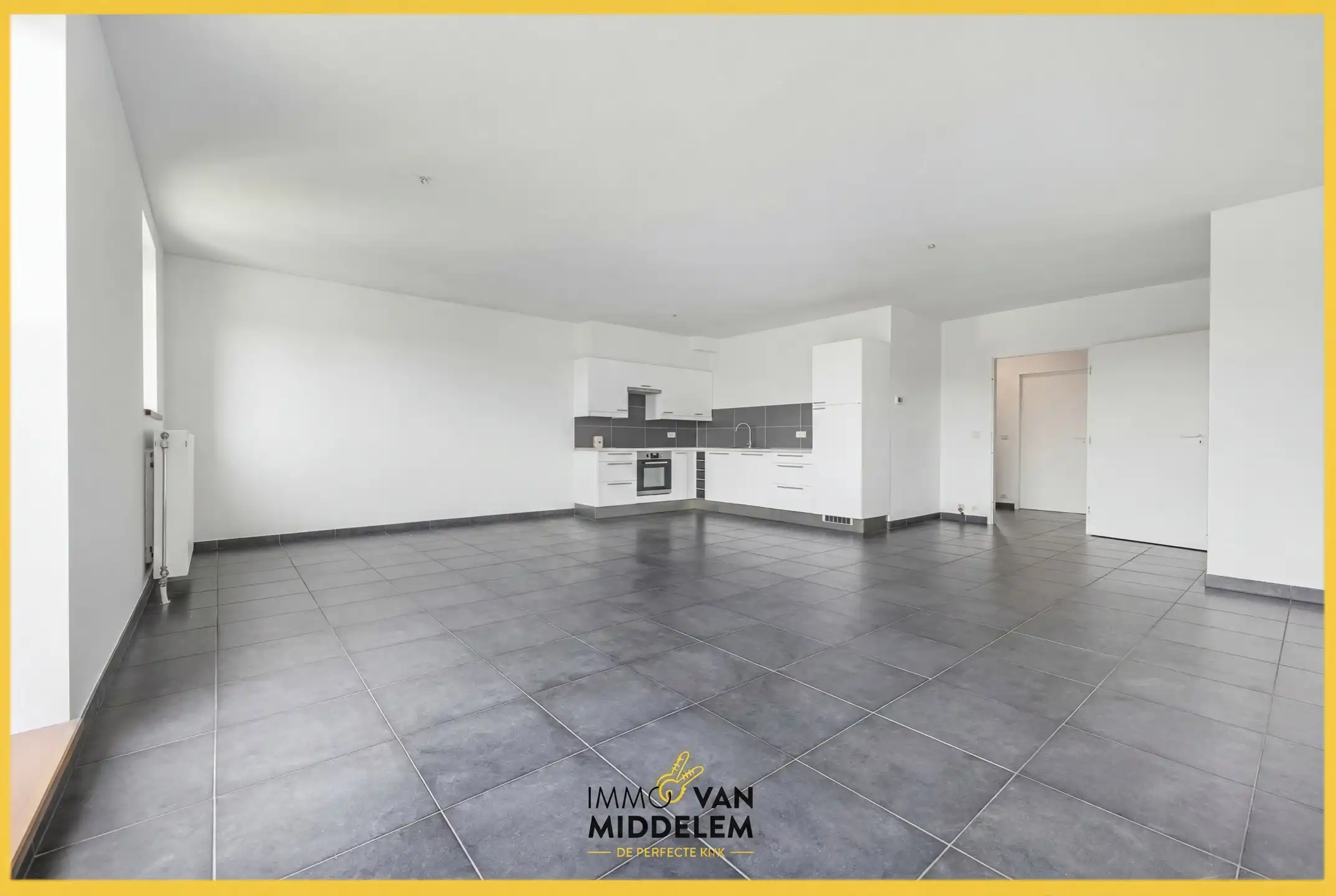 INSTAPKLAAR 2-KAMERAPPARTEMENT MET TERRAS EN PARKING foto 4