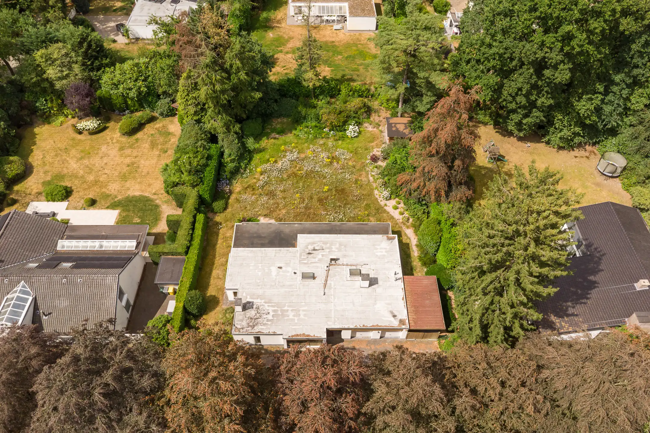 Ruime villa met 2 (mog. 3) slaapkamers op 2.030 m² op het ZW foto 40