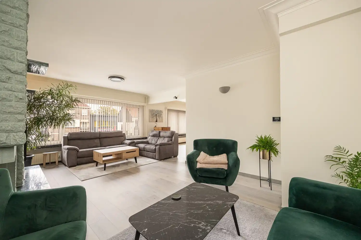 Royaal wonen in Borsbeek - 185 m² appartement met zonnig terras foto 2