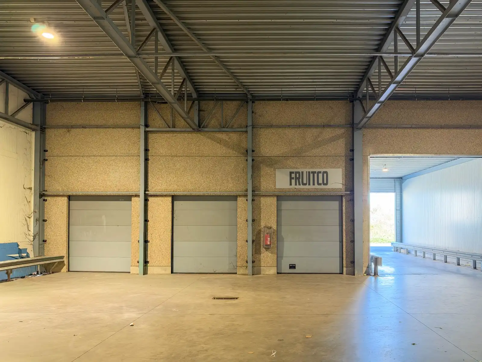 Industrieel-magazijn-logistiek te huur Brugse Steenweg 7 - 9940 Evergem