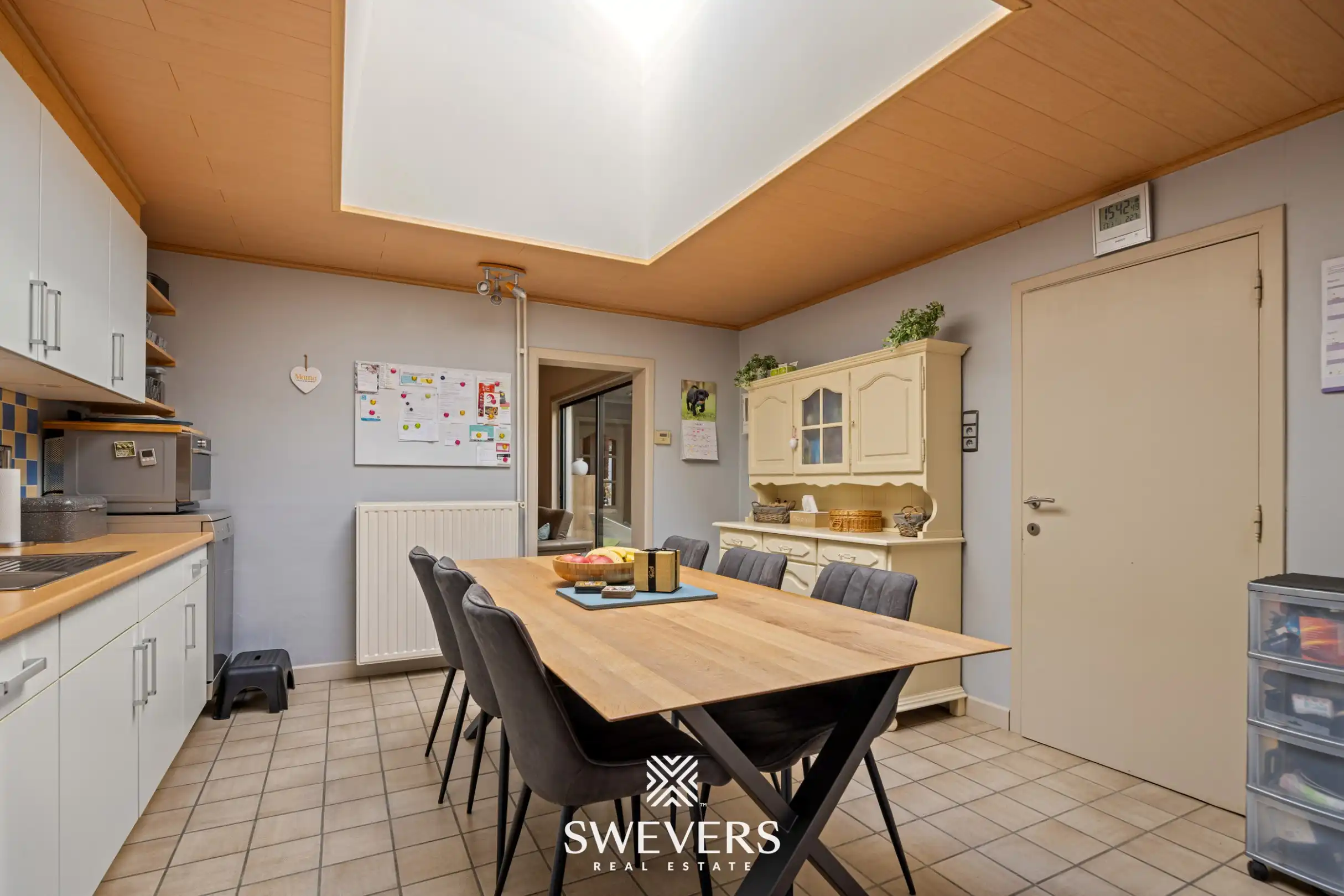 Gezinswoning met bureau, vier slaapkamers en zonnige tuin foto 8