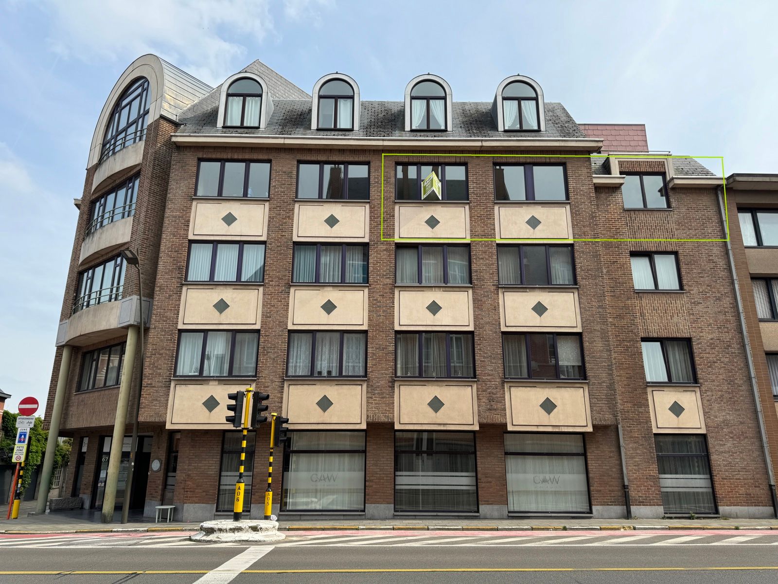 Goed gelegen appartement met 2 slaapkamers en staanplaats foto 2