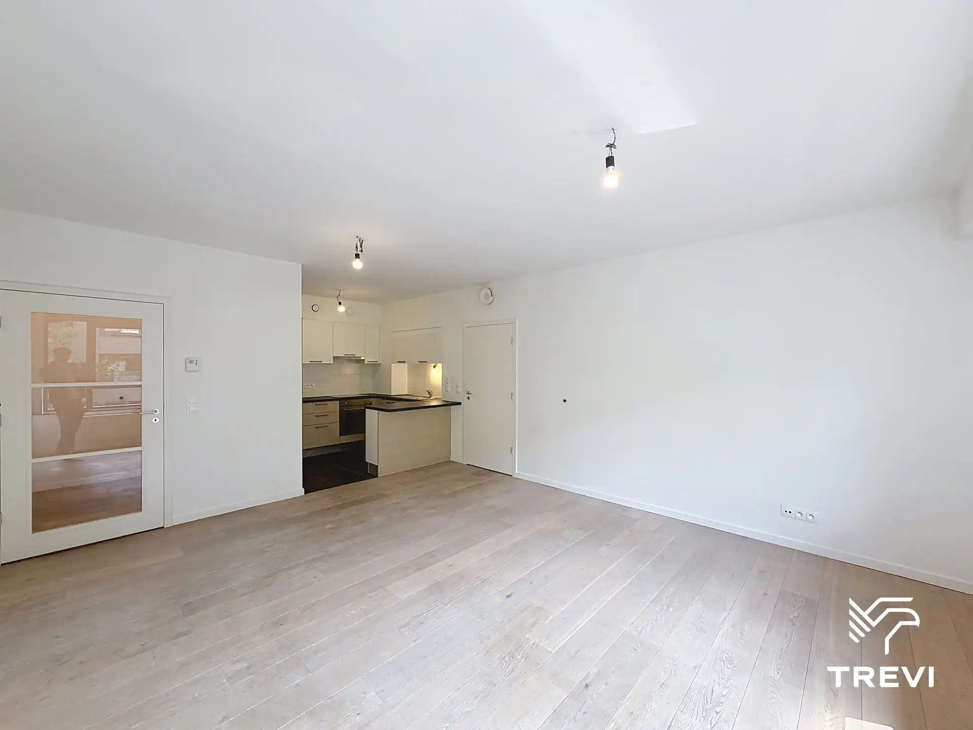 EUROPESE WIJK – Mooi 1-slaapkamerappartement met parking! foto 2
