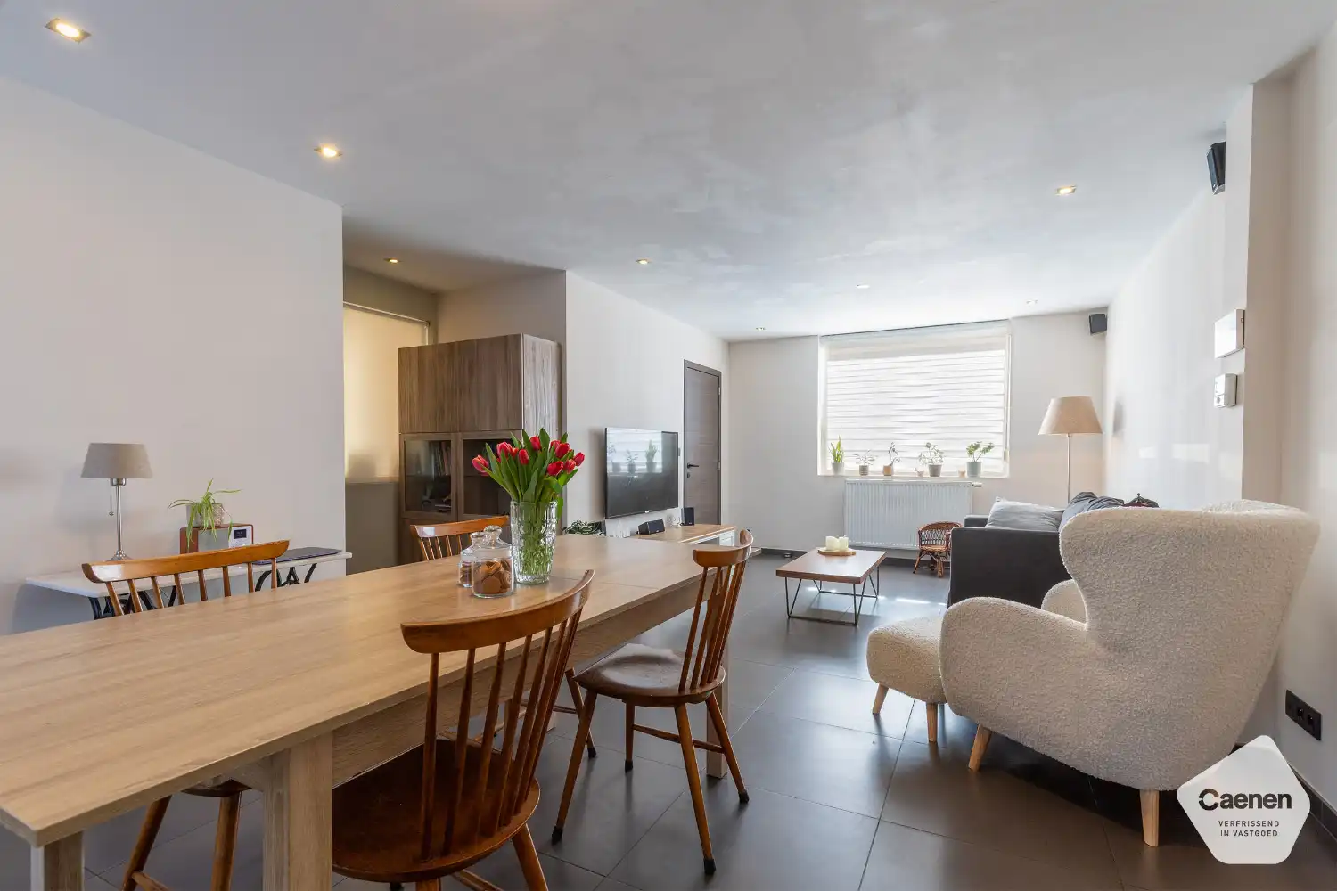 Vezorgde & instapklare woning aan het centrum van Zedelgem met 3 slaapkamers en zonnige privé-tuin foto 3