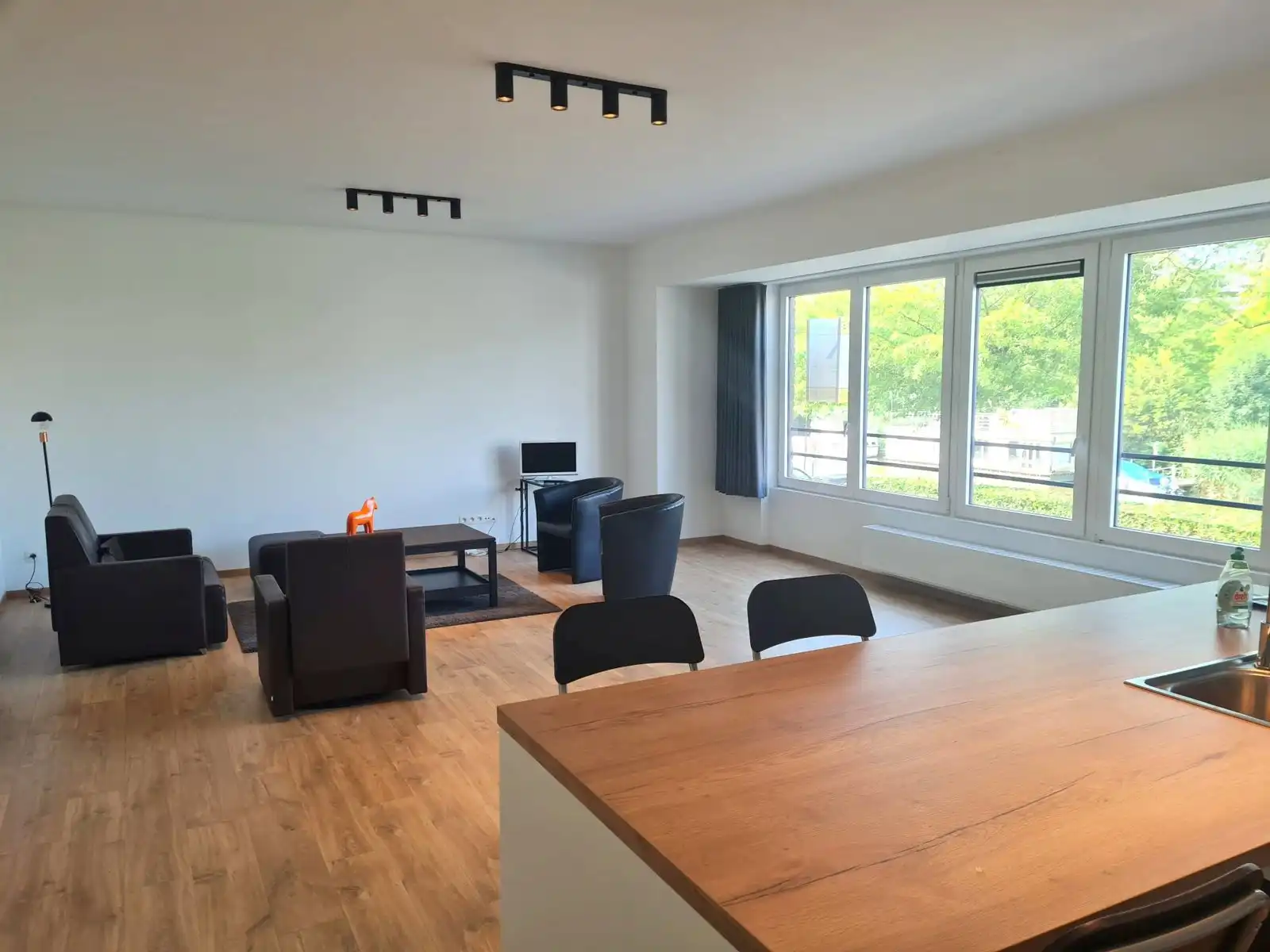 Prachtig 2 slaapkamer appartement op topligging foto 3