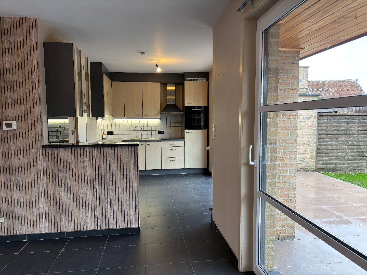 Leuke woning met 3 slaapkamers, garage en tuin! foto 4