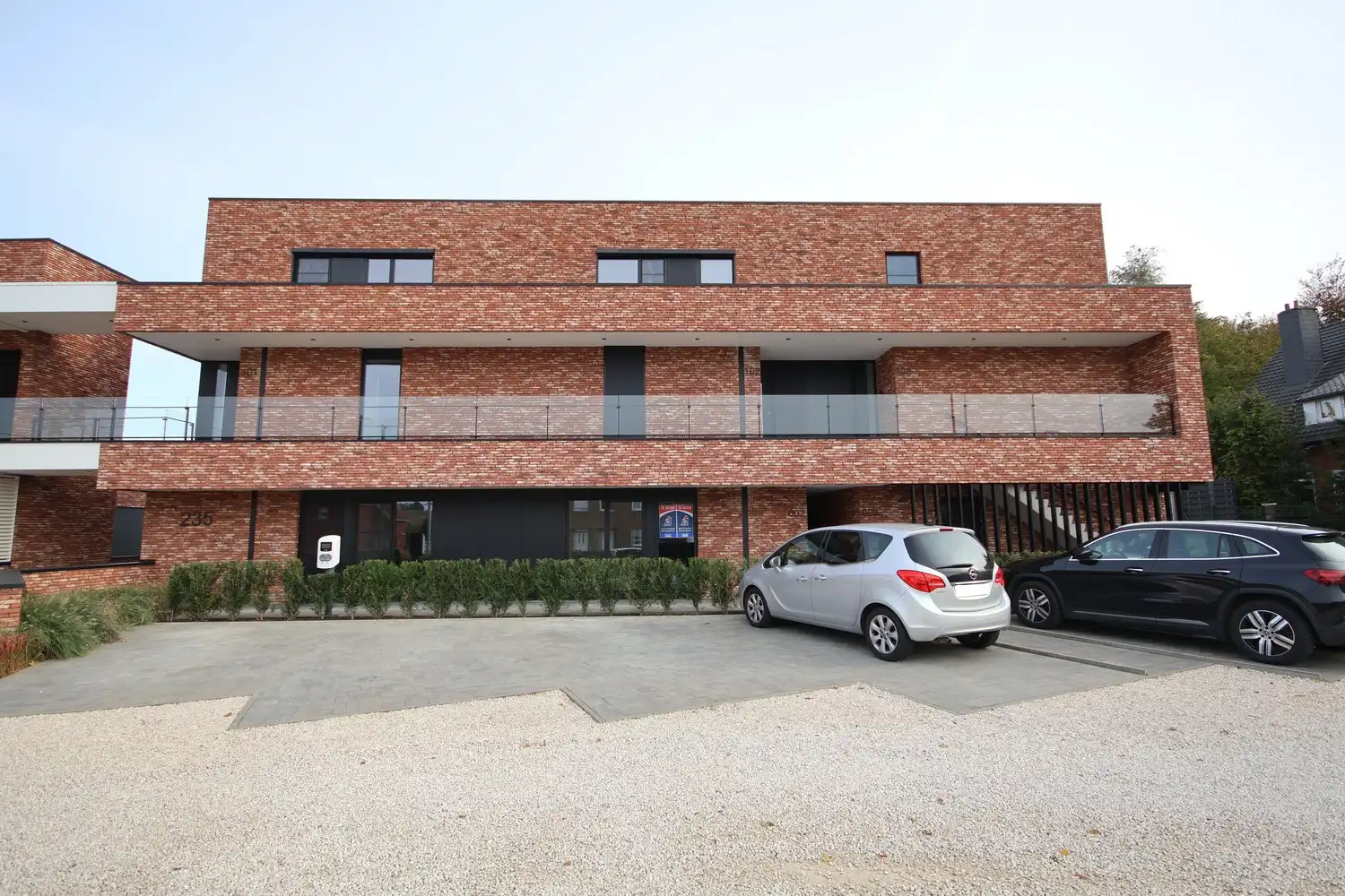 Zeer gunstig gelegen gelijkvloers appartement in Gingelom foto {{pictureIndex}}