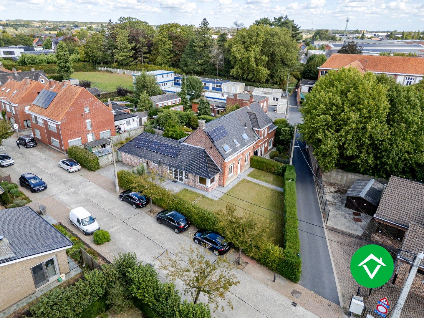Ruime halfopen bebouwing met 4 slaapkamers en ruime tuin! foto 27