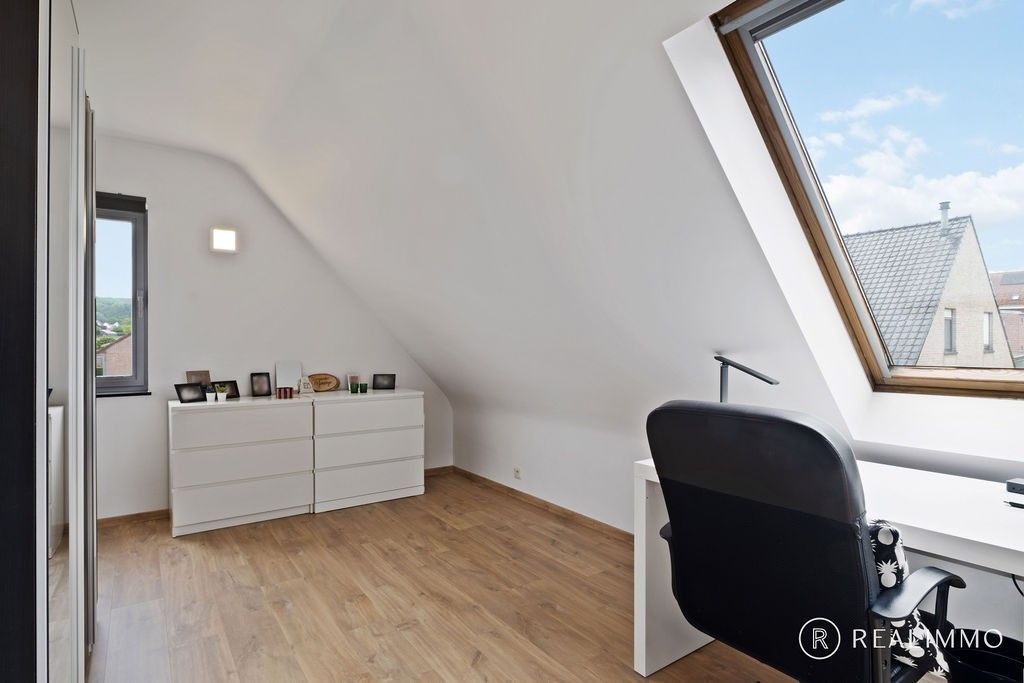 Stijlvolle ruime alleenstaande villa! foto 18
