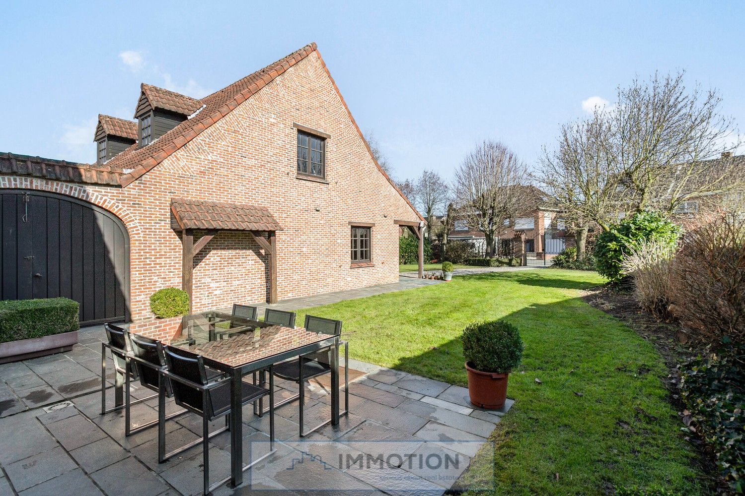 Unieke burgerwoning met bijgebouw en tuin foto 29