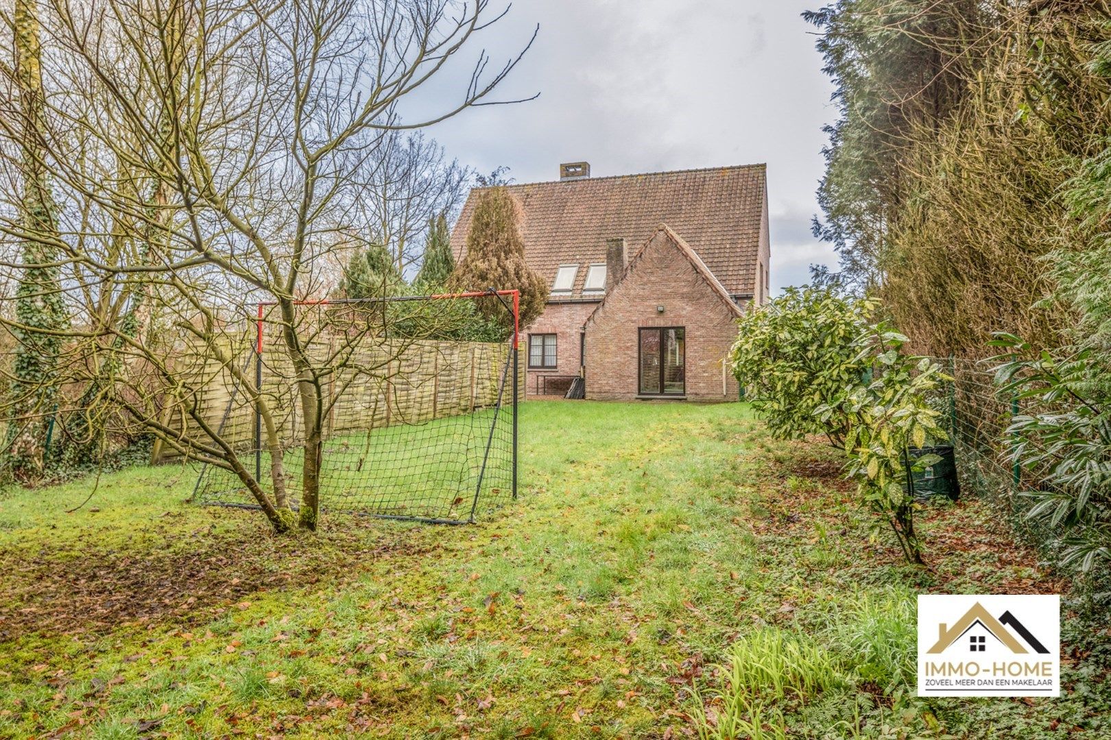 Half open bebouwing met 3 slaapkamers en tuin nabij het centrum! foto 16
