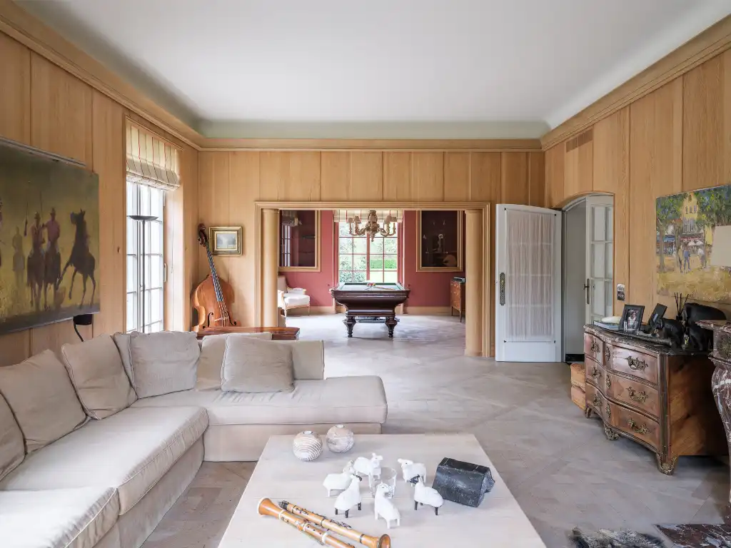 Exclusief landhuis met voormalig koetshuis, gelegen op een prachtig domein van circa 34.000 m² in Evergem foto 5