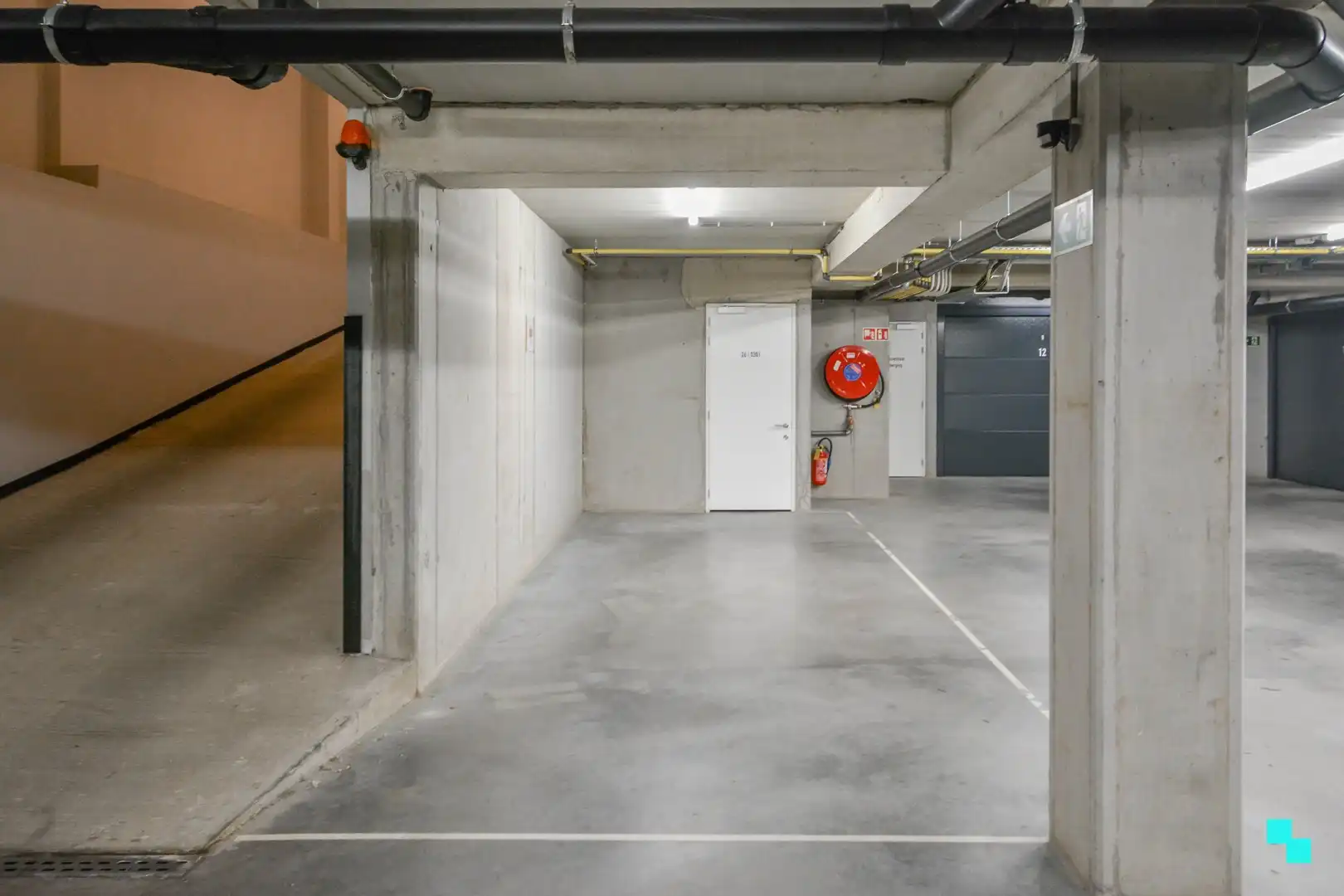 Autostaanplaats gelegen in ondergrondse parking van Residentie Mondriaan foto 5