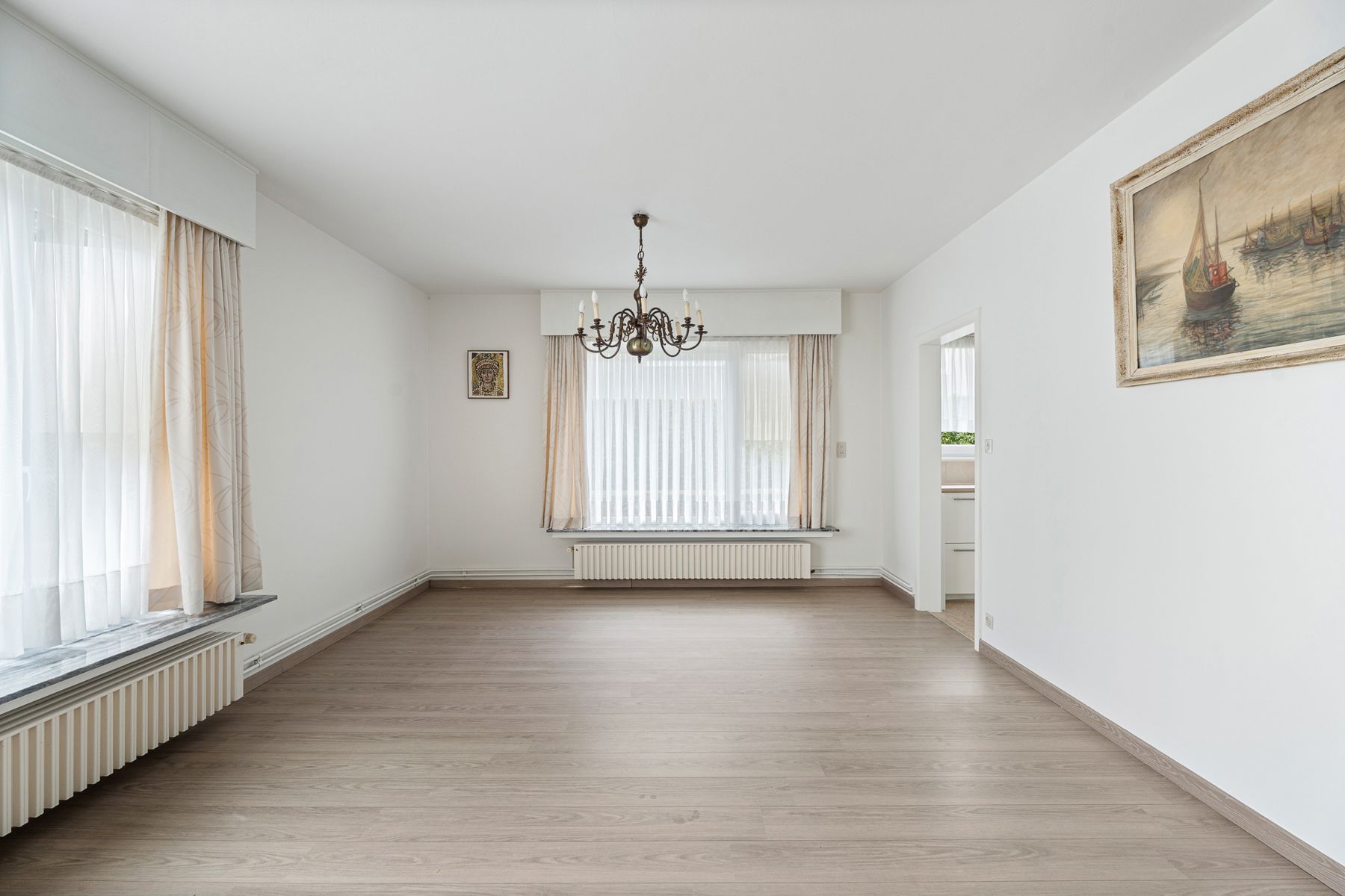 Ruim 3 slpk. gelijkvloersappartement te Sint-Michiels foto 6
