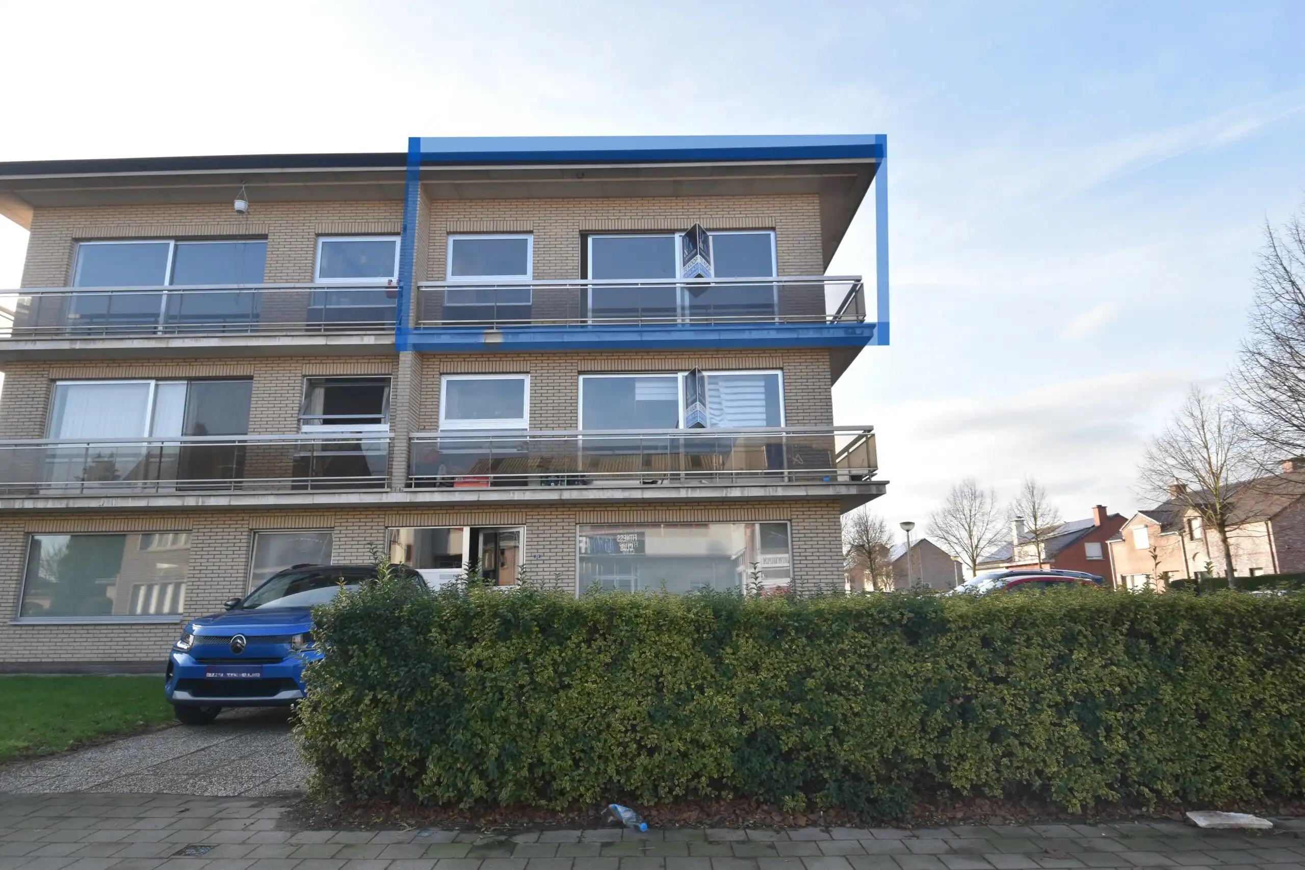 Ruim appartement met 3 slaapkamers – Verrebroek foto {{pictureIndex}}
