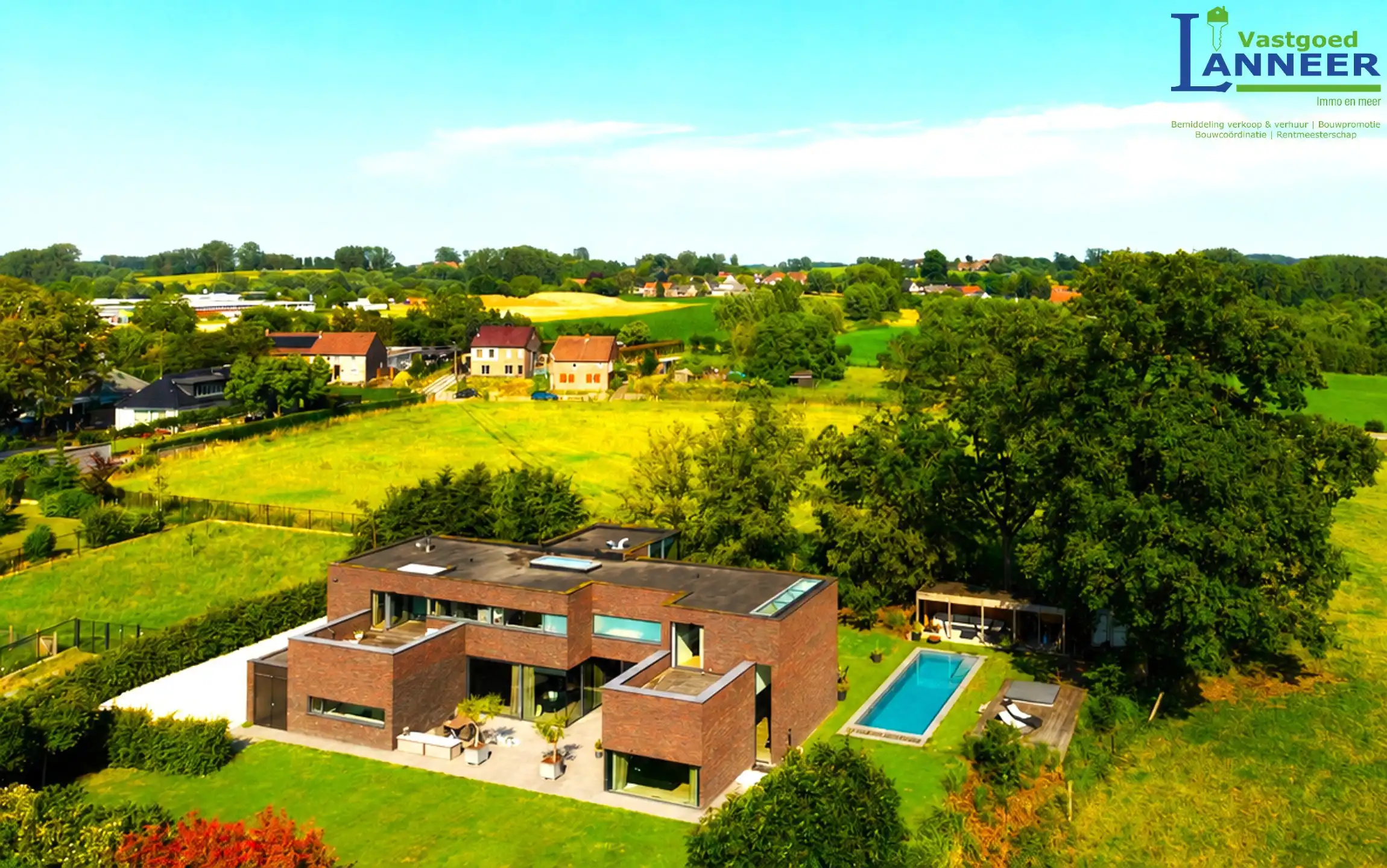 Riante villa met 5 slaapkamers, zwembad en weide  foto {{pictureIndex}}