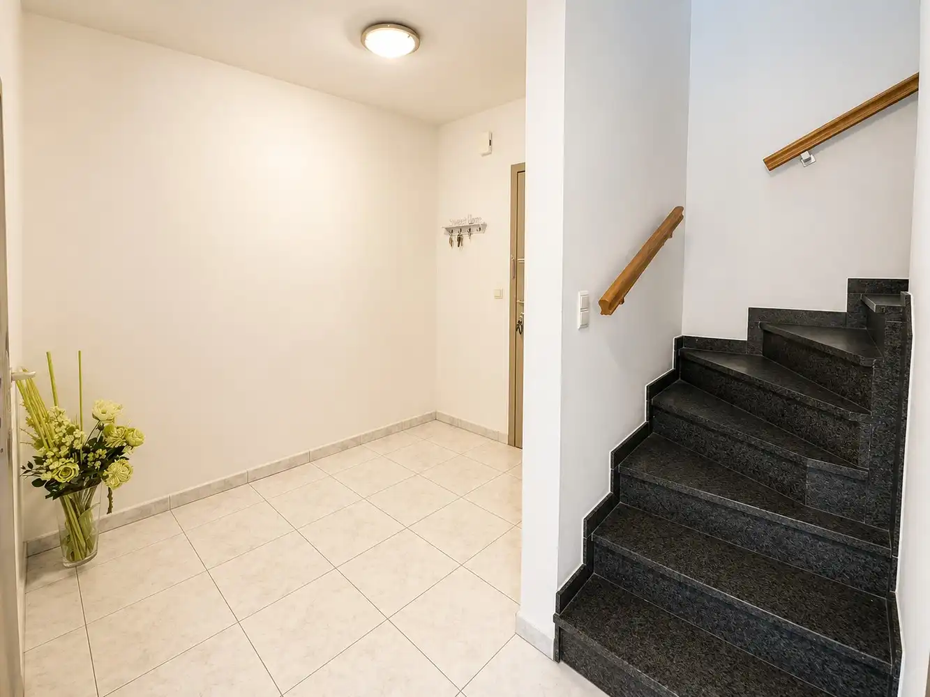 UITZONDERLIJK RUIM DUPLEX APPARTEMENT (H.O.B) foto 6