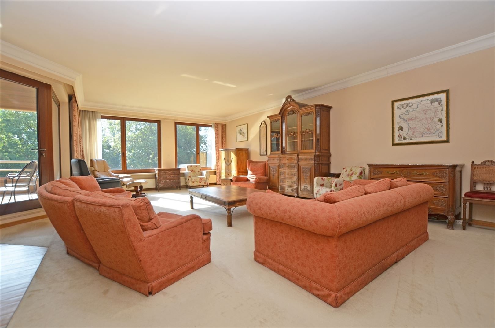 Ruim appartement met drie slaapkamers. foto 6