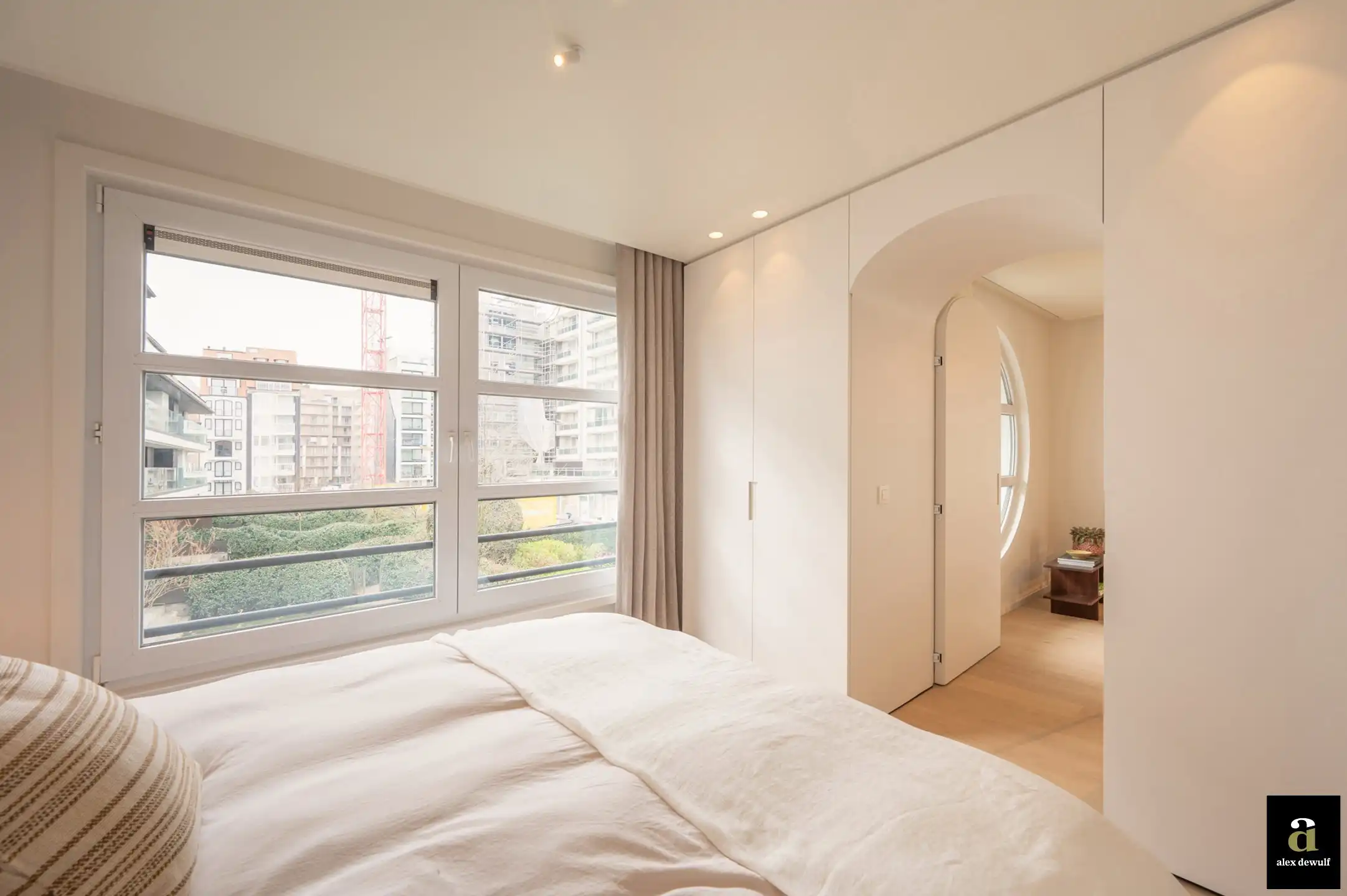 Uitstekend gelegen en stijlvol gerenoveerd appartement met goed zeezicht in villaresidentie [Kustlaan - Knokke Zoute]. foto 38