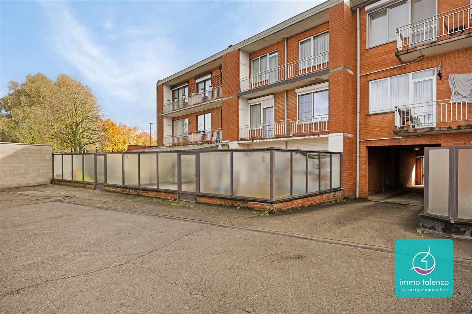 Ruim gelijkvloers appartement met 3 slaapkamers foto 25