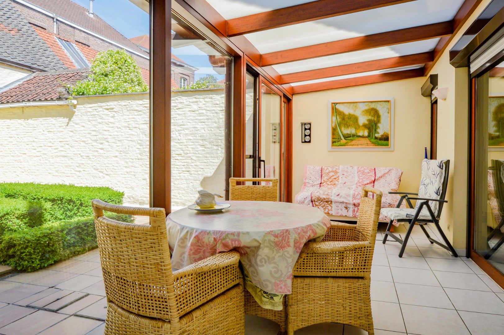 Ruime rijwoning op toplocatie in de Brugse binnenstad foto 8