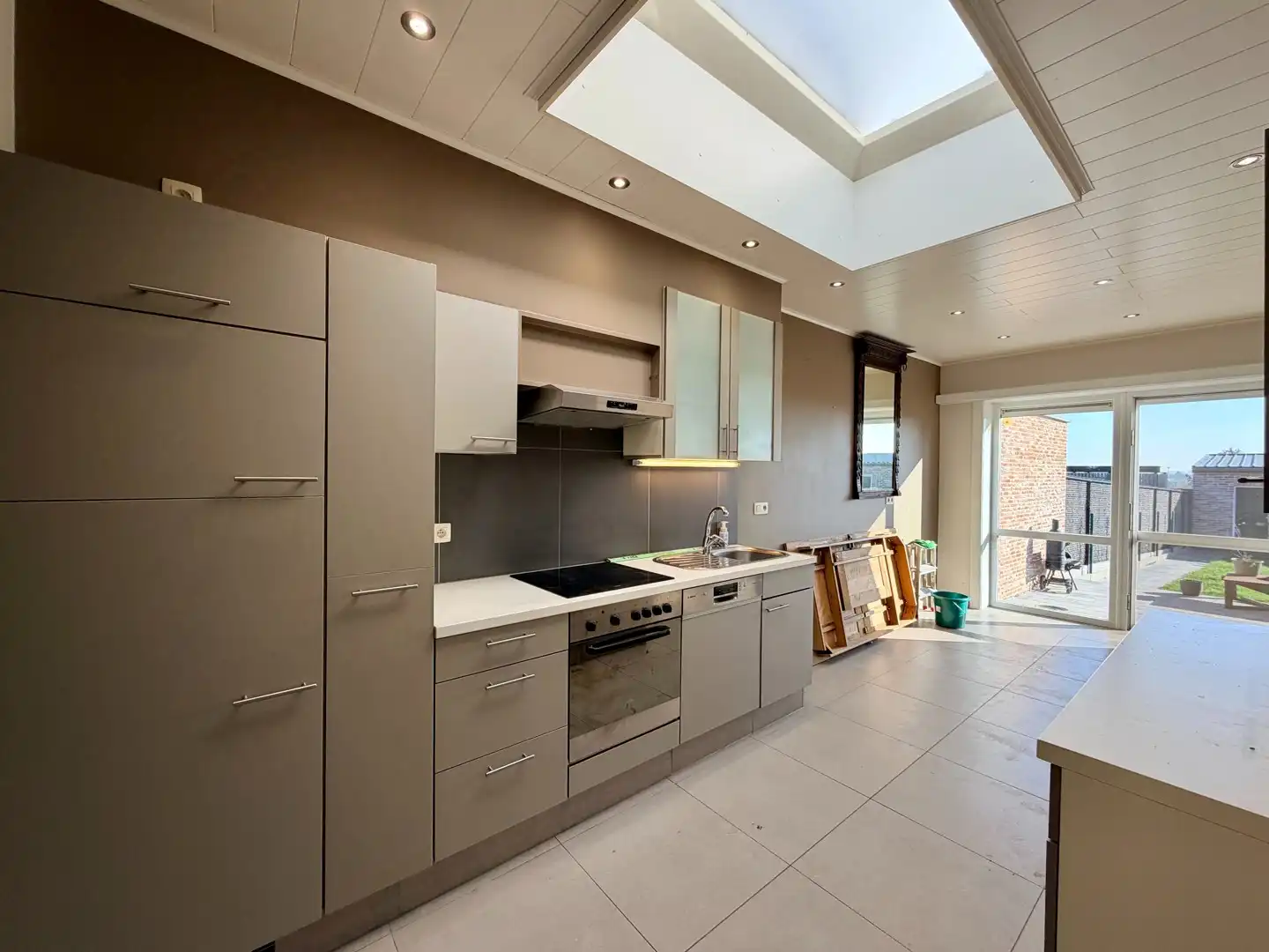 Instapklare woning met 3 slaapkamers, omheinde tuin & garage te Aalbeke! foto 6