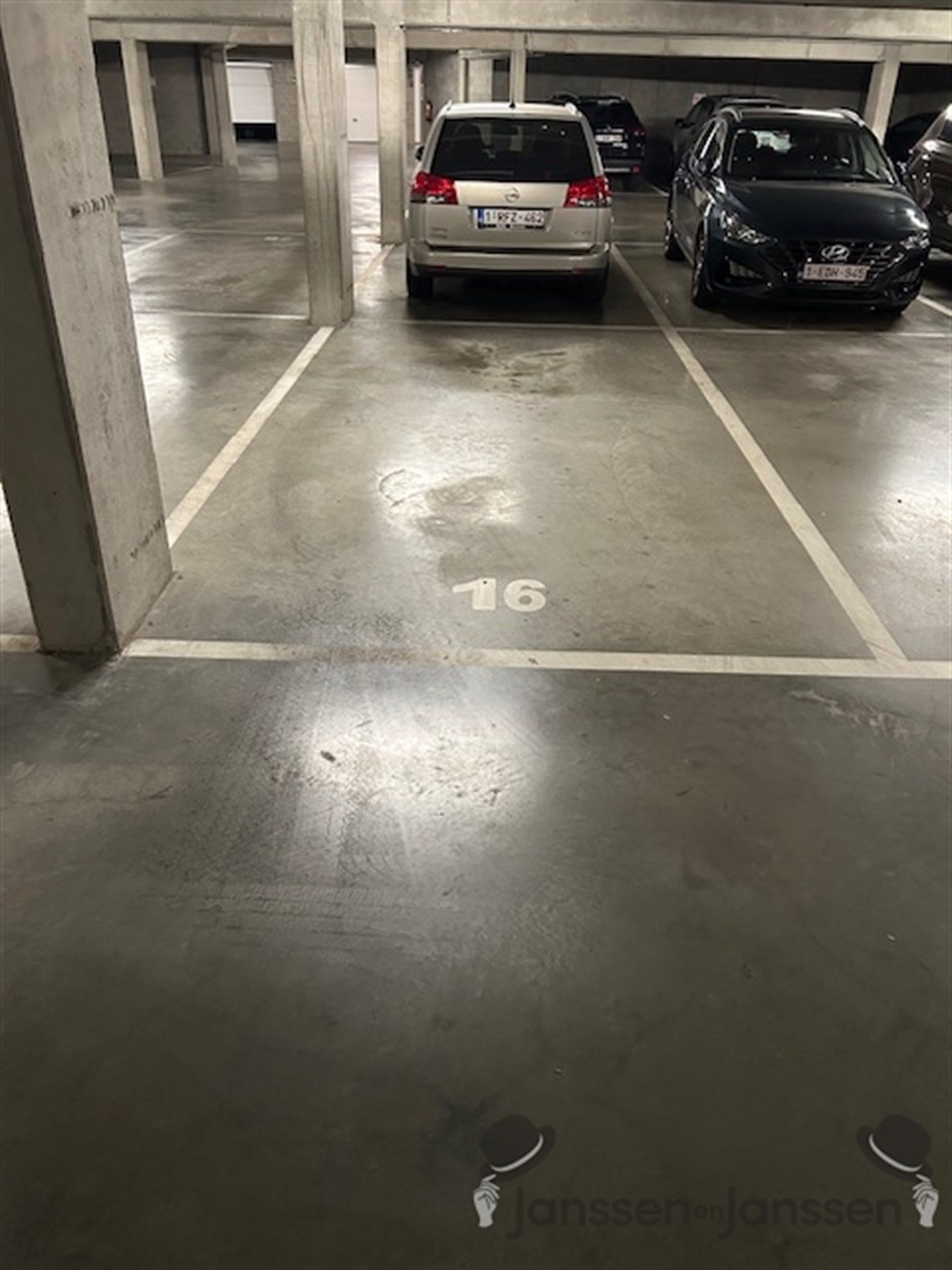 Ondergrondse parkeerplaats in centrum Brasschaat  foto 2