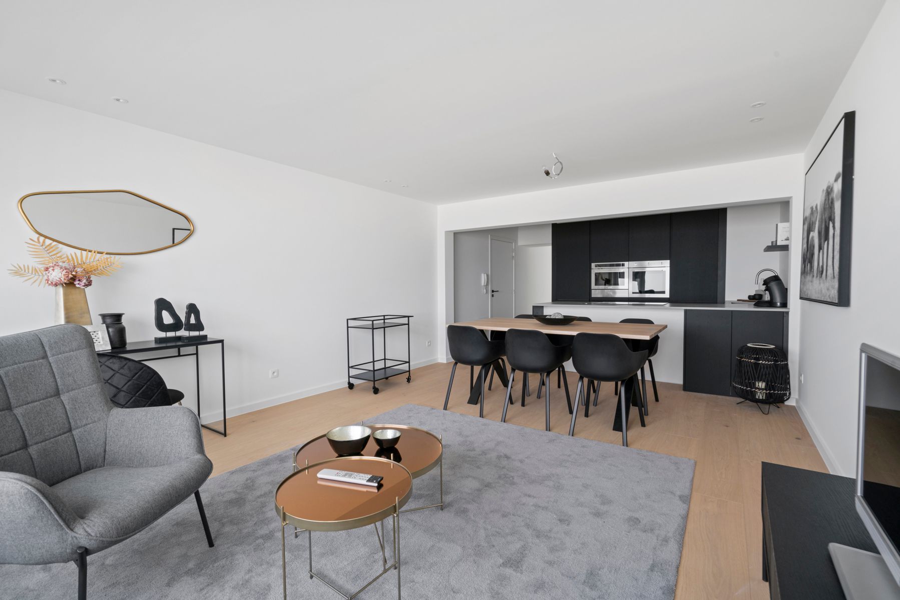 Prachtig vernieuwd appartement met schitterend zeezicht foto 6