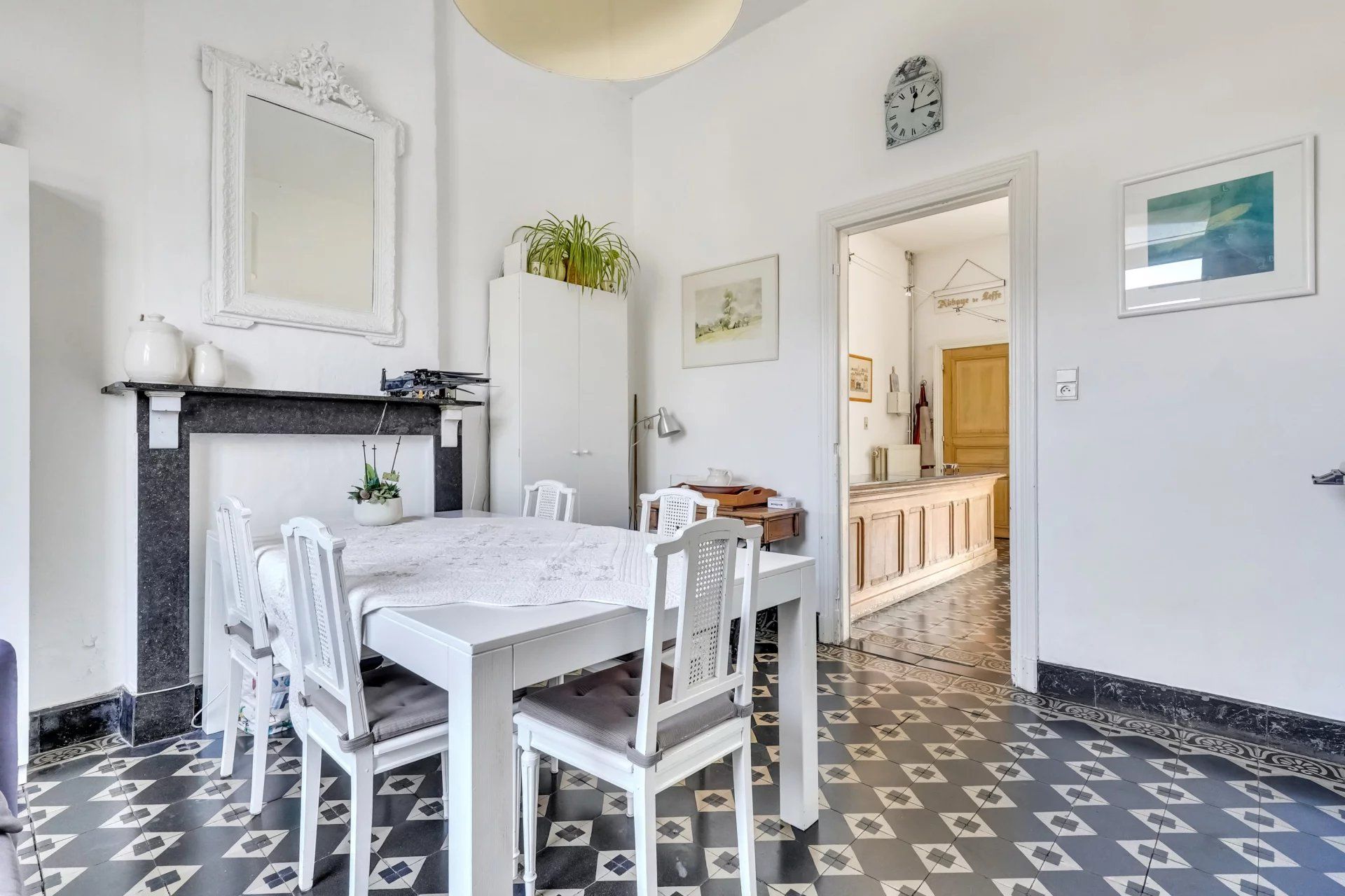 Karaktervolle woning met zwembad en ingerichte leefzolder foto 5