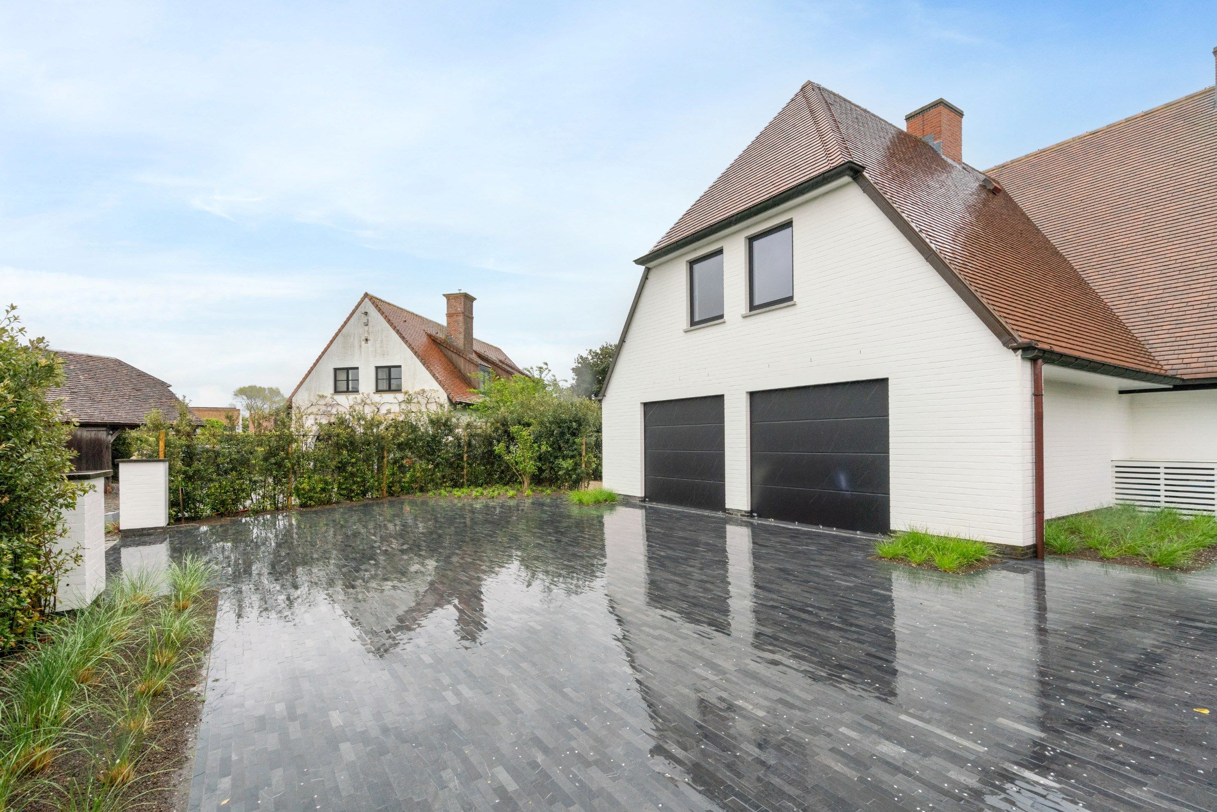 Prachtig gerenoveerde alleenstaande villa met zwembad en een OPEN ZICHT over de polders.  foto 22