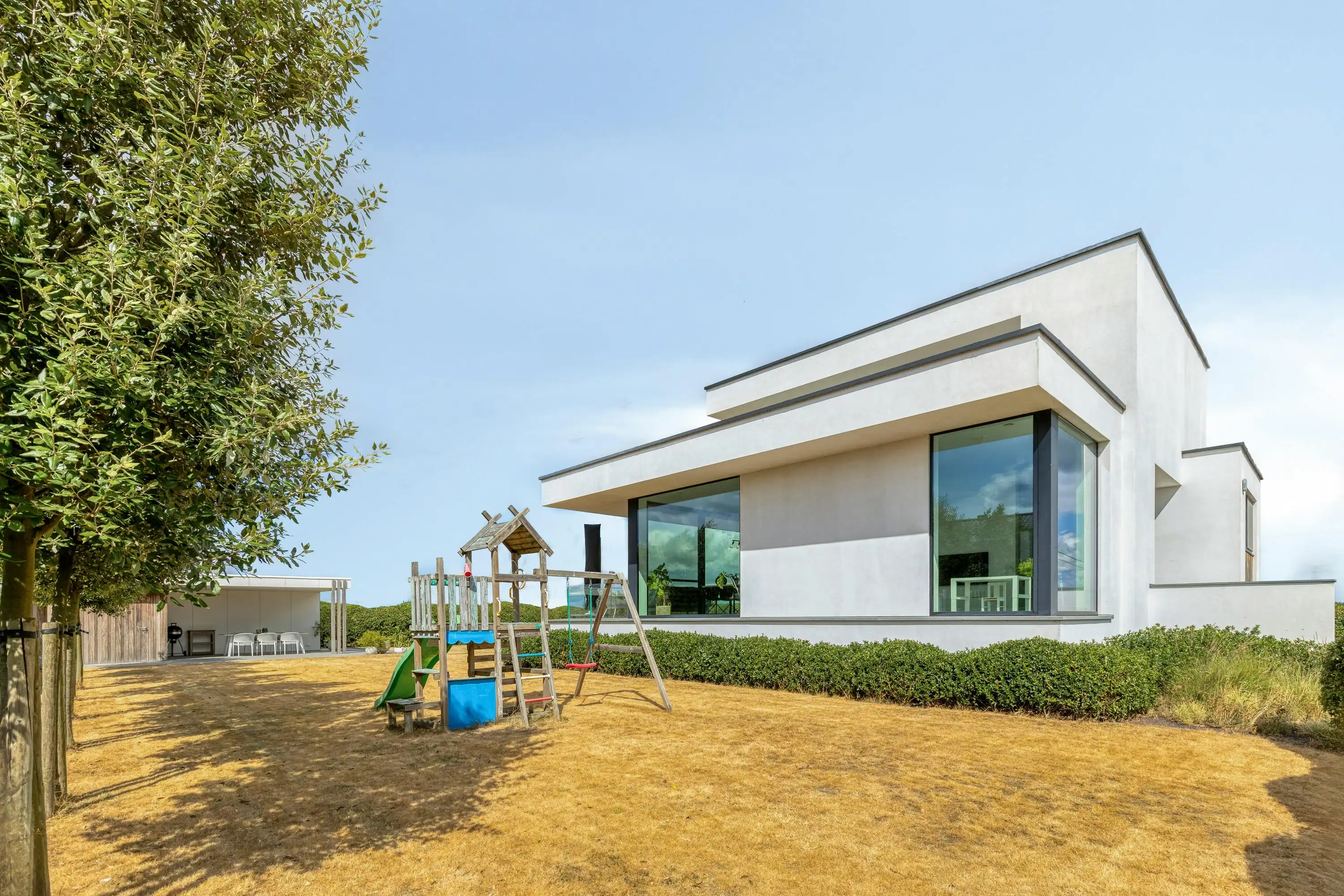 Hoogwaardig afgewerkte villa te koop op rustige locatie foto 12