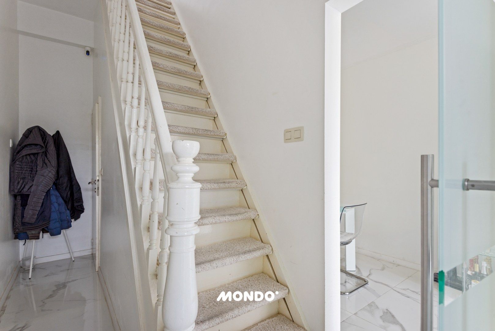 Instapklare woning met 3 slaapkamers en mooie tuin! foto 2