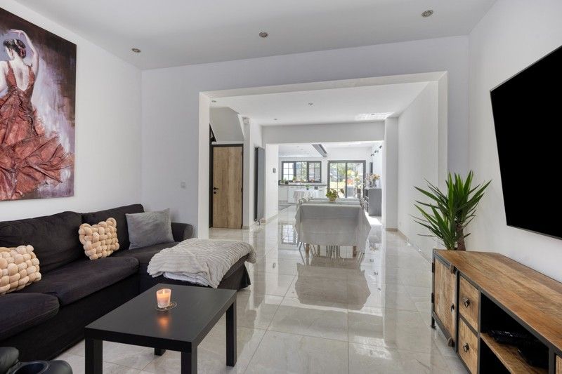 Volledig gerenoveerde woning foto 7